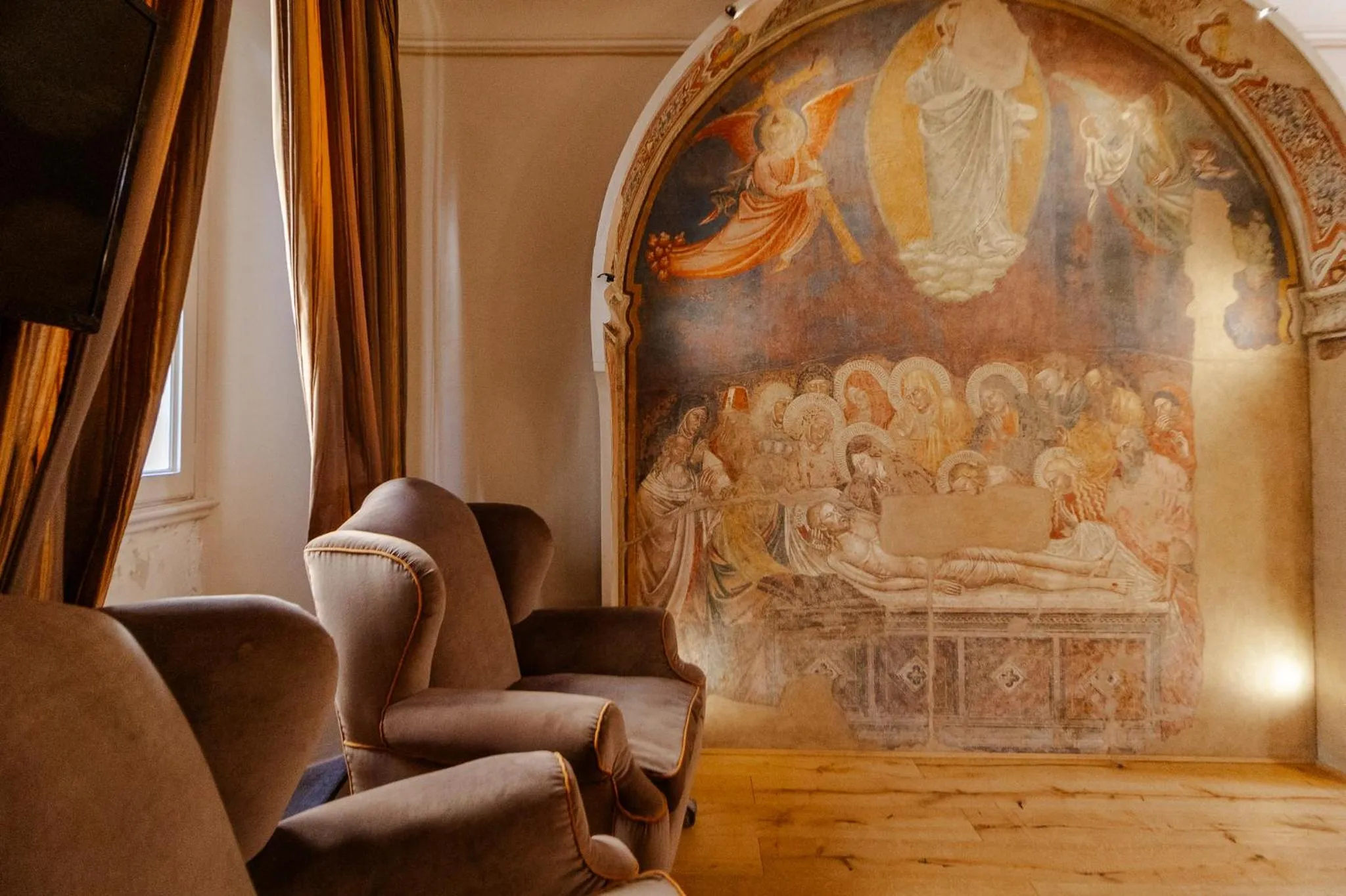 Decorative detail in San Pier Novello in Oltrarno