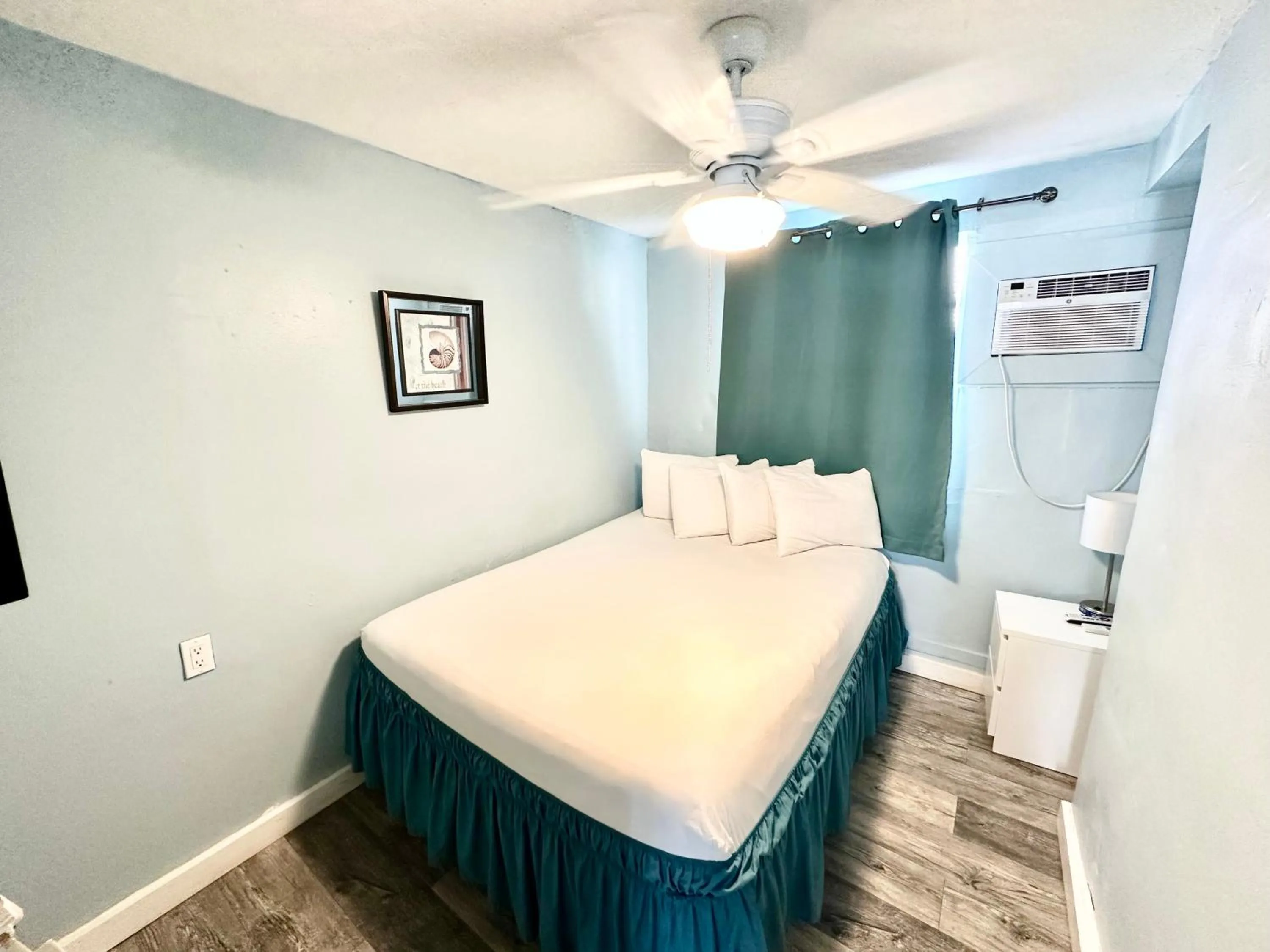 Bed in St Maurice Beach Inn