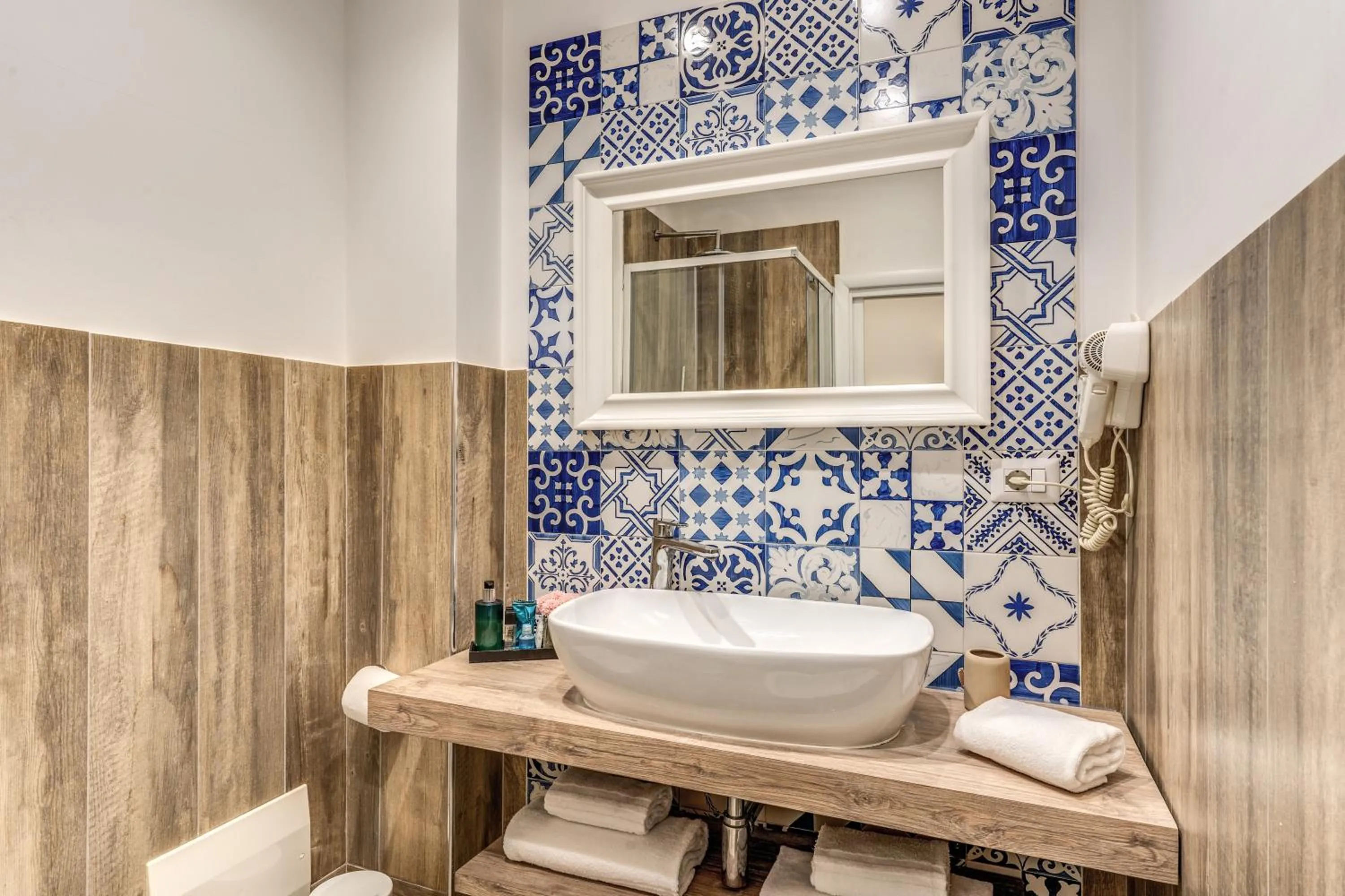 Bathroom in Camera e Caffé DeLuxe