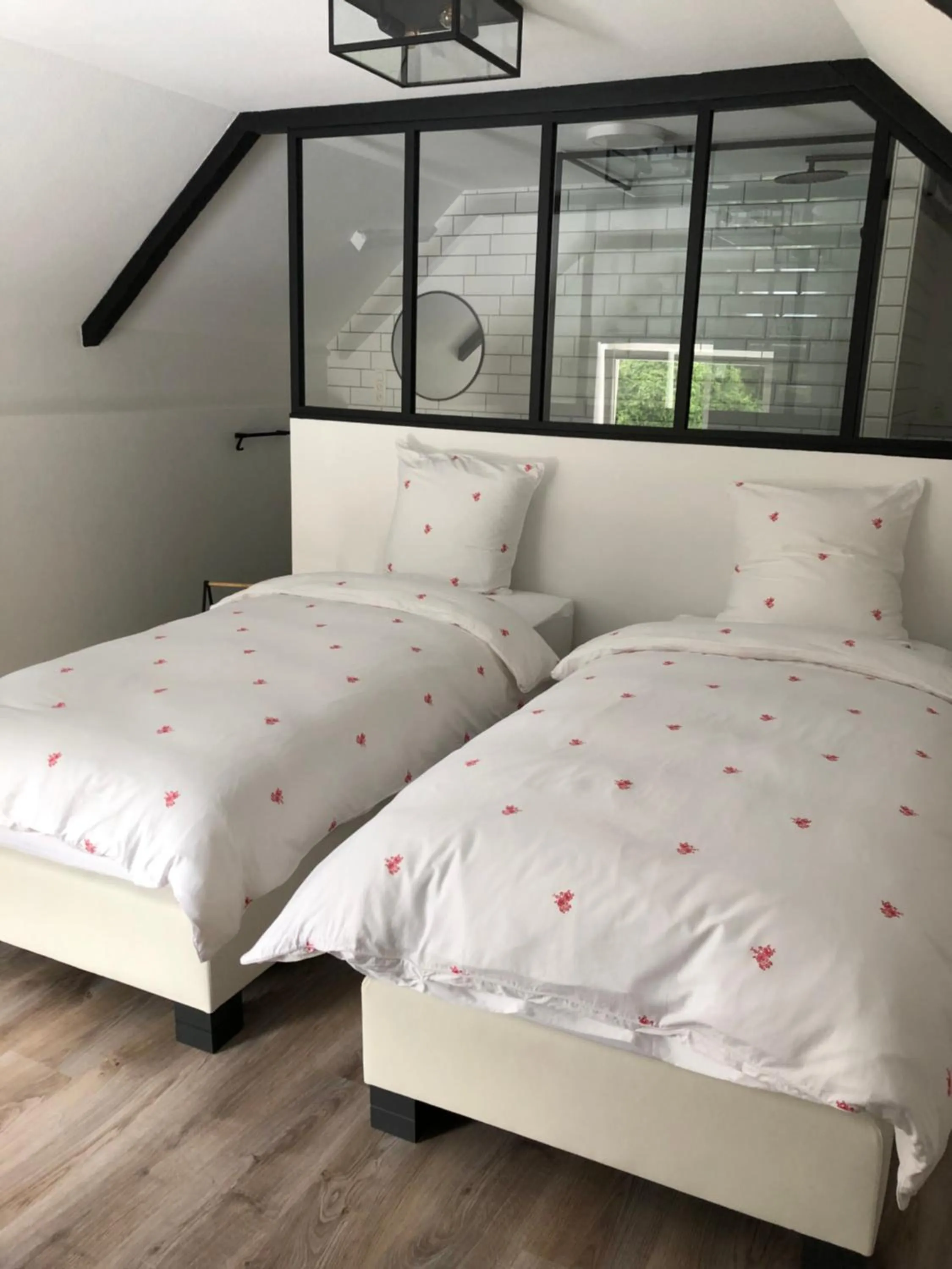 Bed in JARDIN DU MARAIS