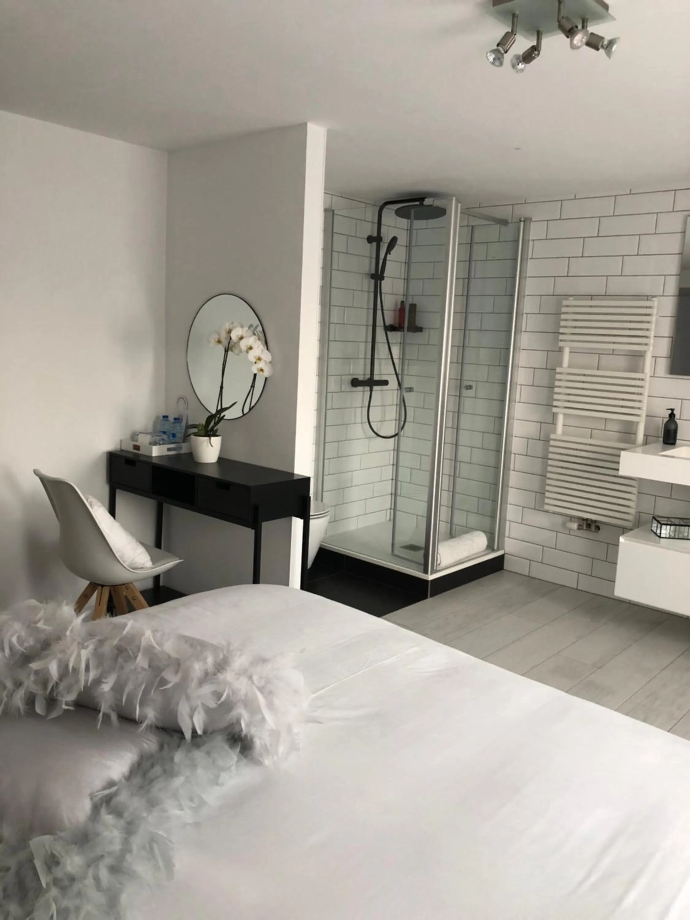 Bed in JARDIN DU MARAIS