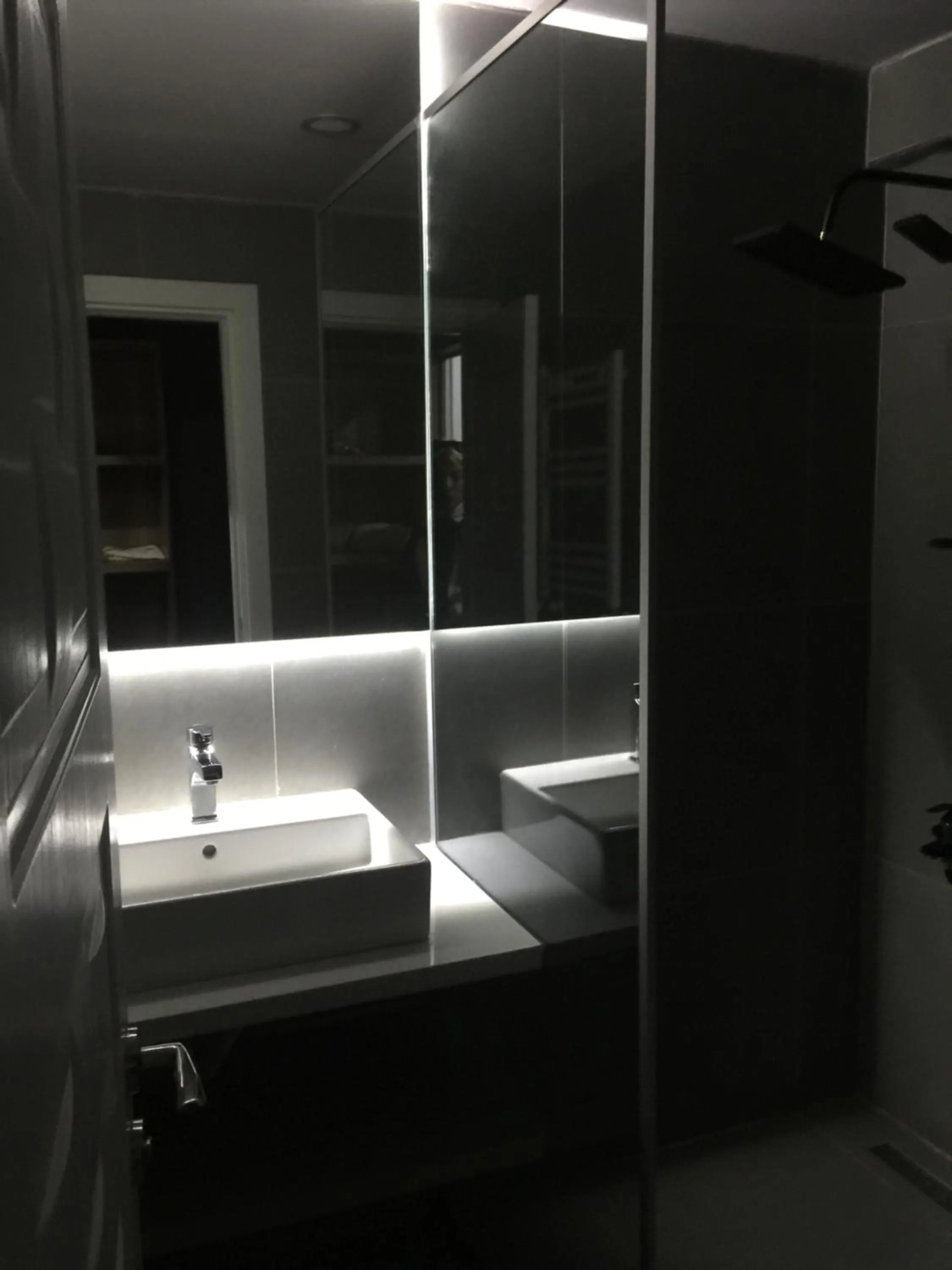 Bathroom in lily airport otel