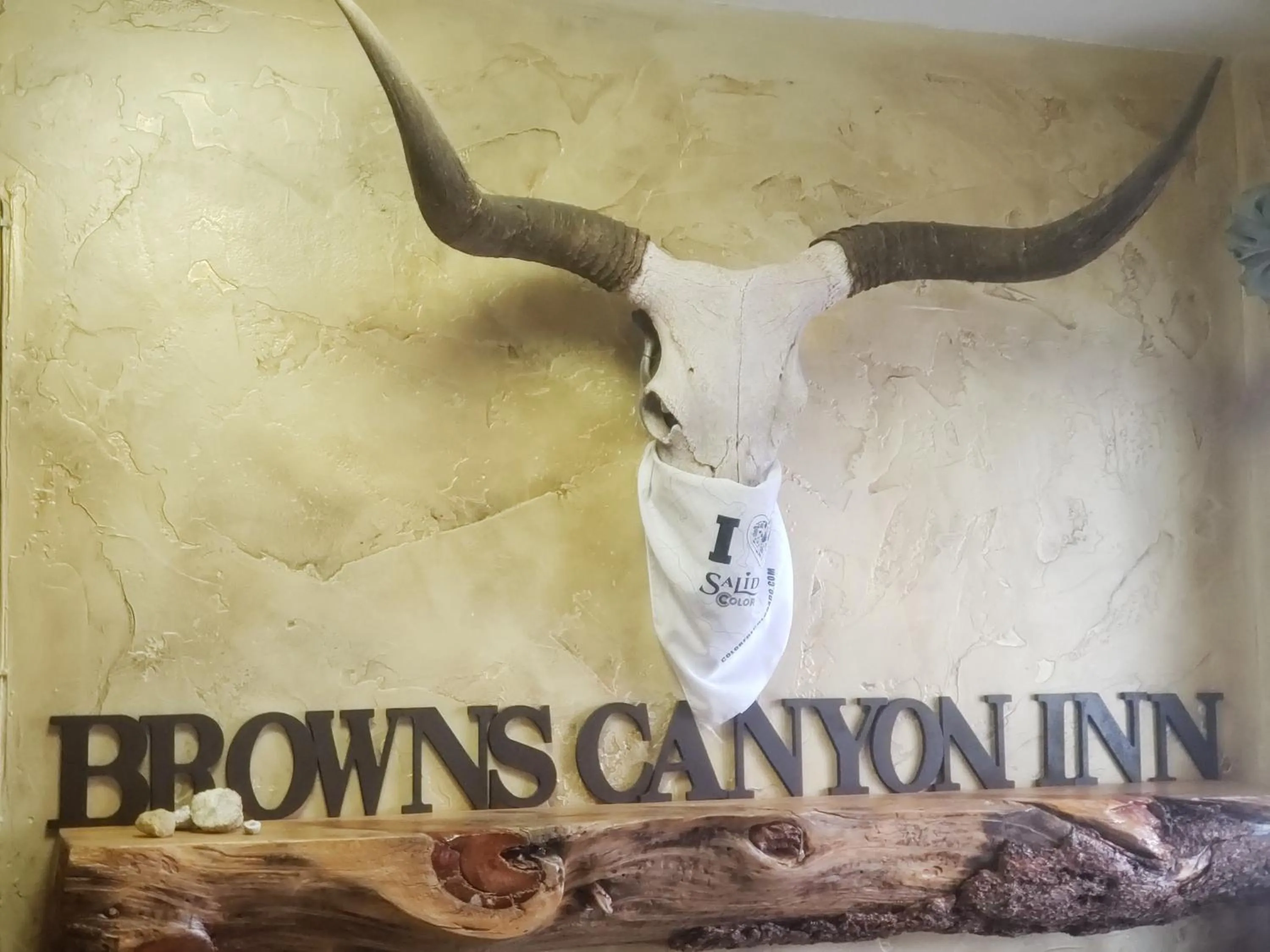 Decorative detail in Browns Canyon Inn