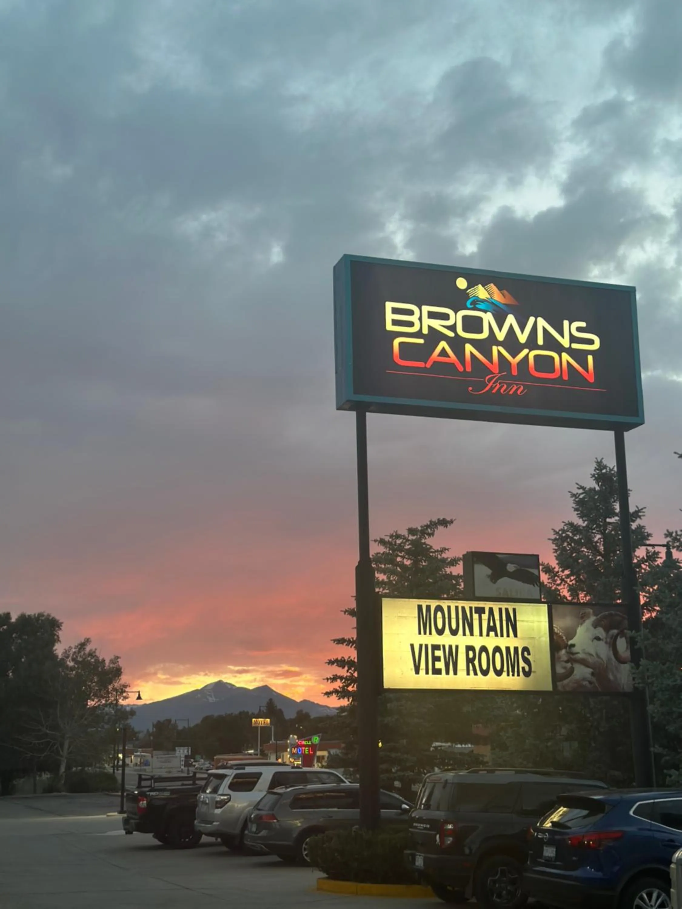 Property building in Browns Canyon Inn