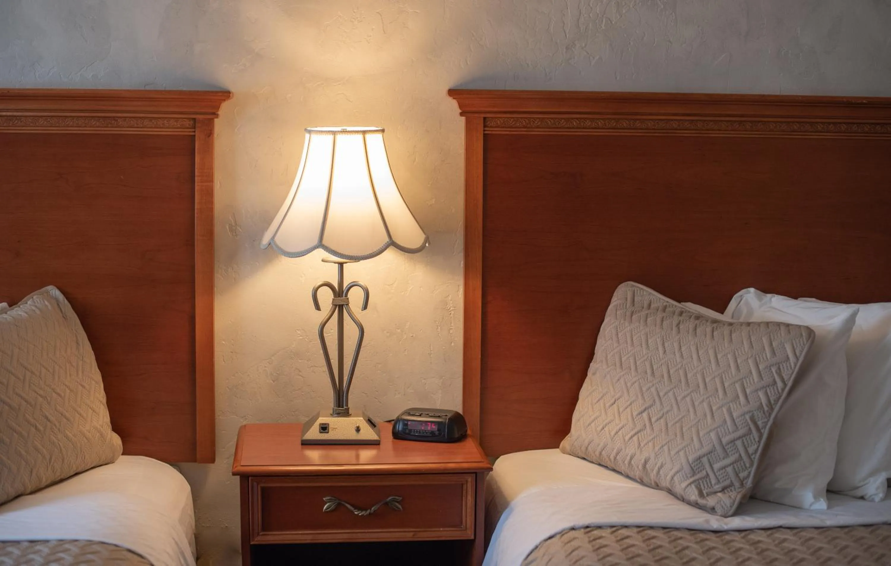 Bed in Browns Canyon Inn