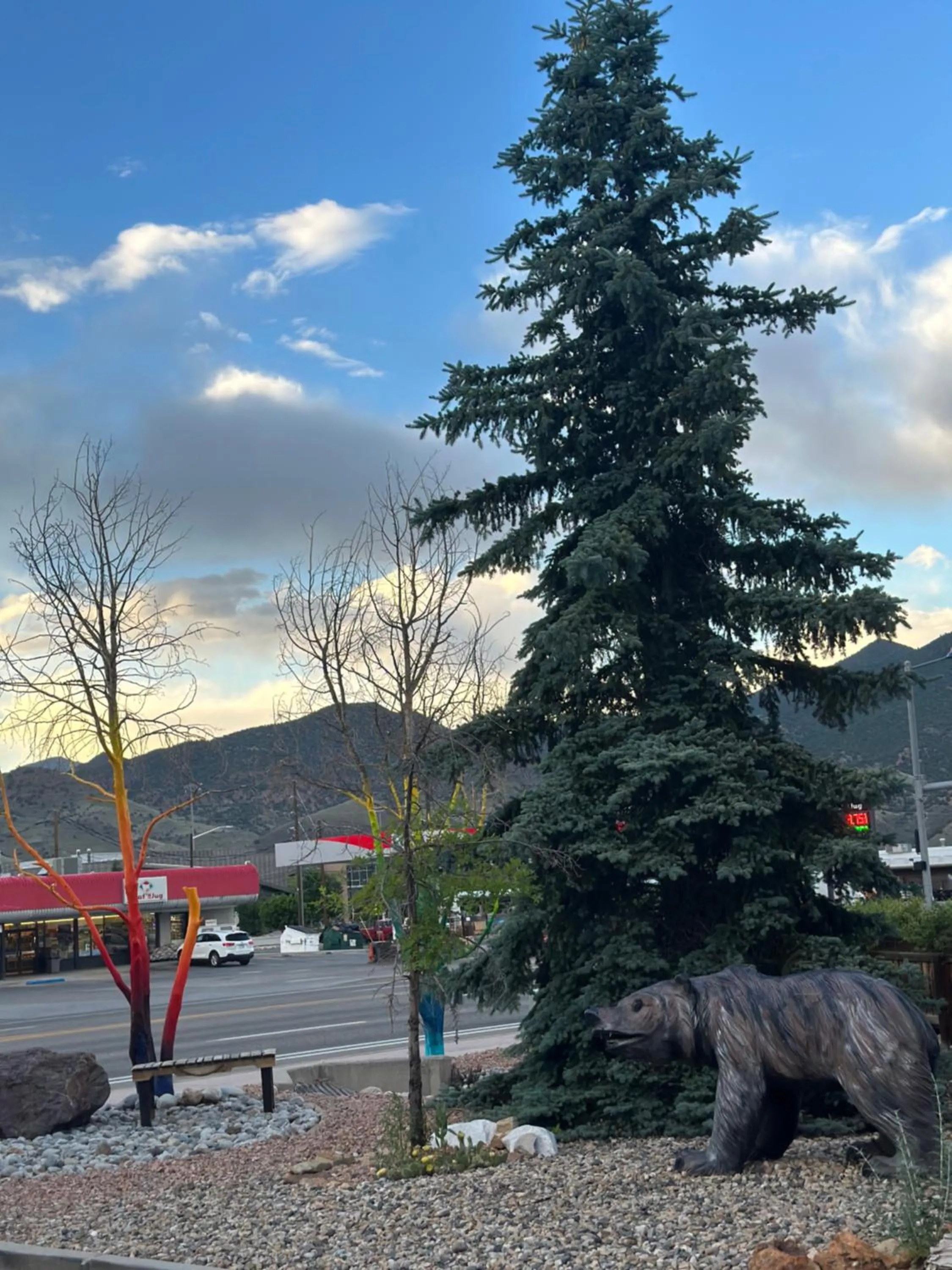 Property building in Browns Canyon Inn