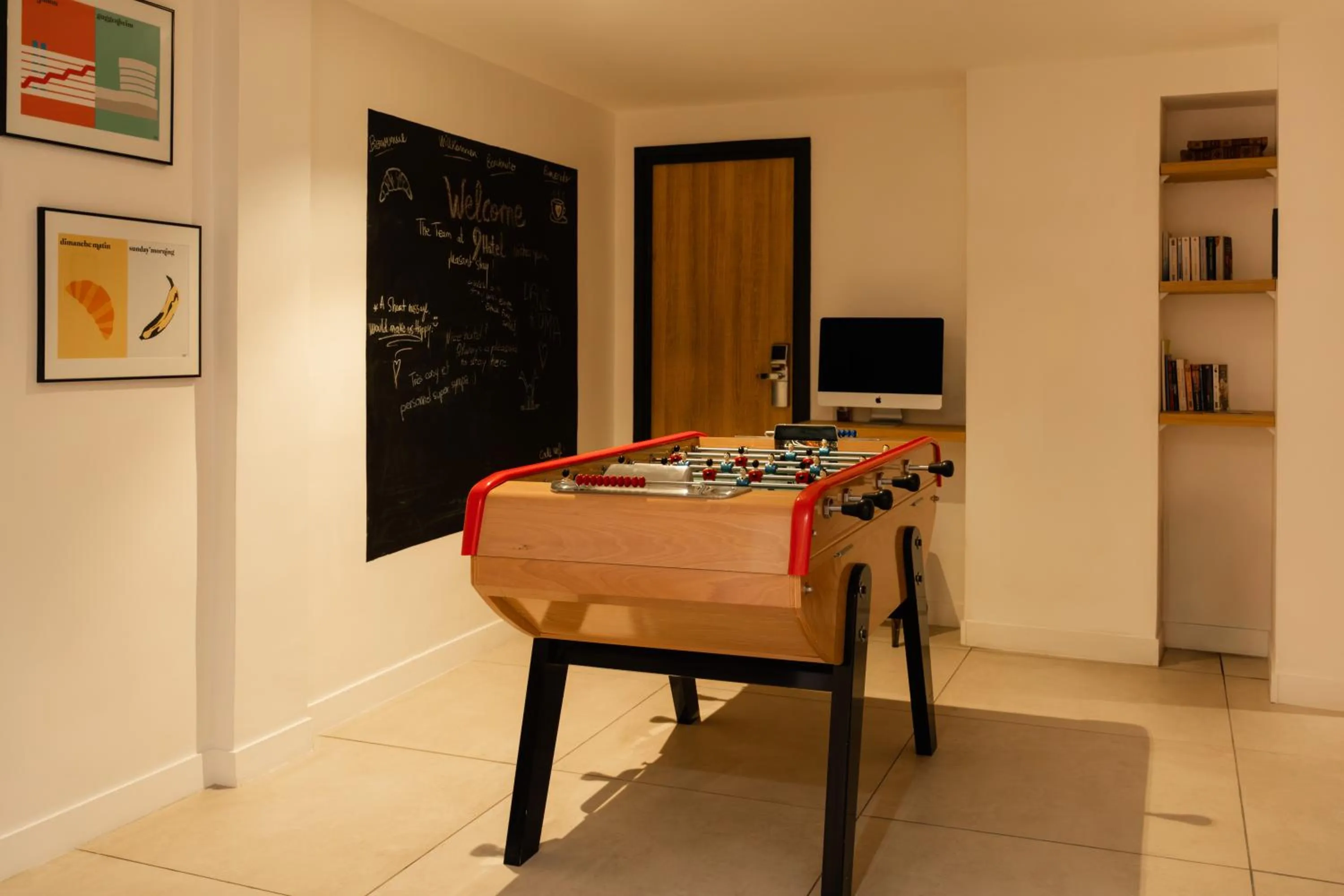 Game Room in 9Hotel Bastille-Lyon