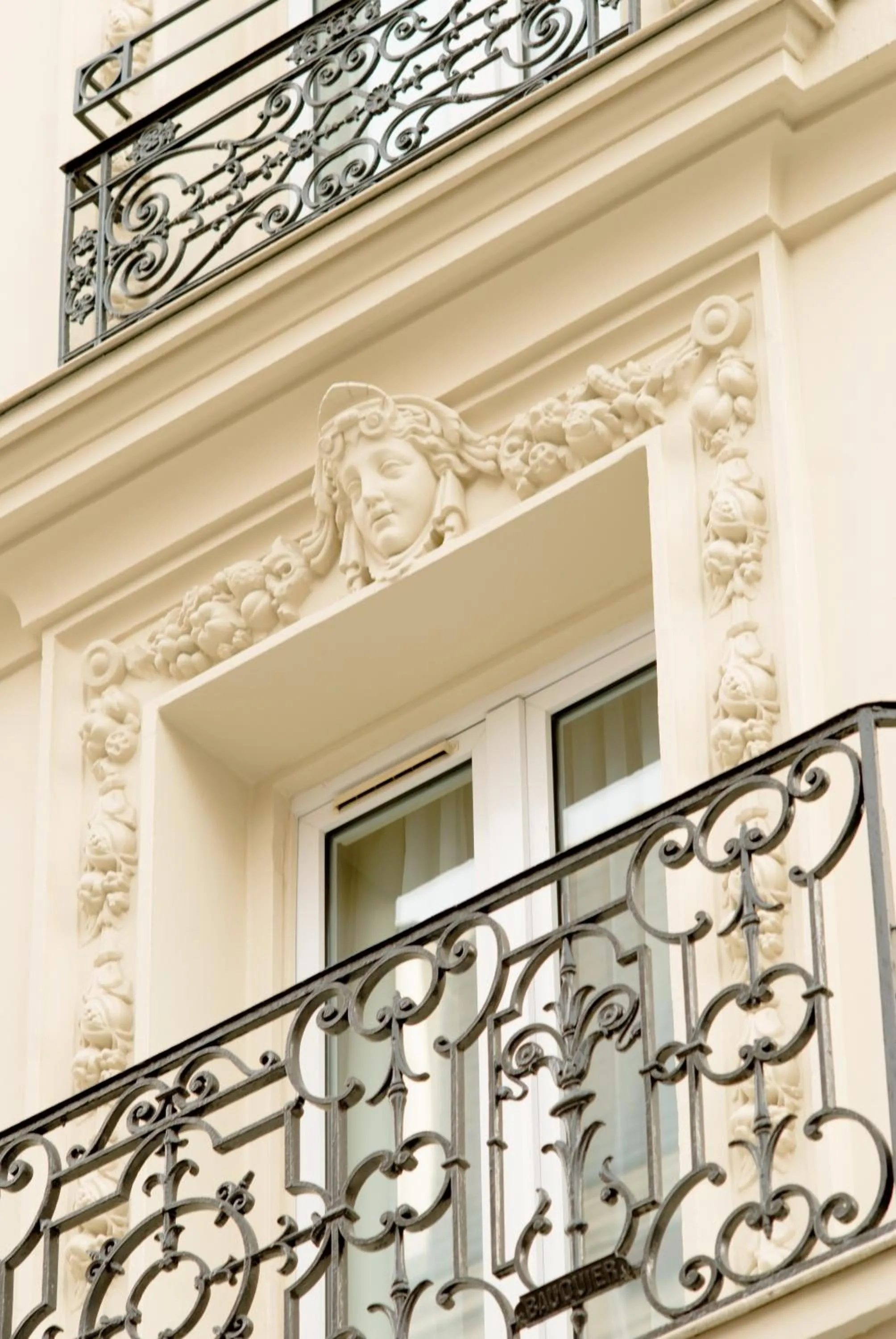 Decorative detail in Pavillon Monceau