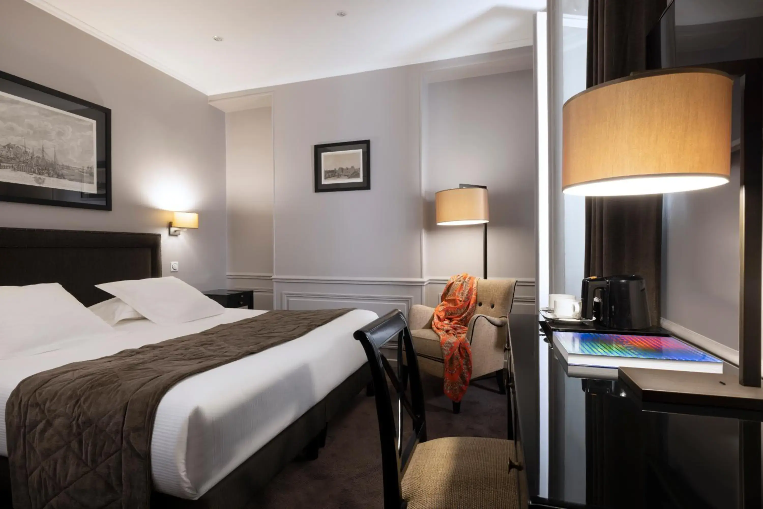 Superior Double or Twin Room in Pavillon Monceau Superior Double or Twin Room in Pavillon Monceau