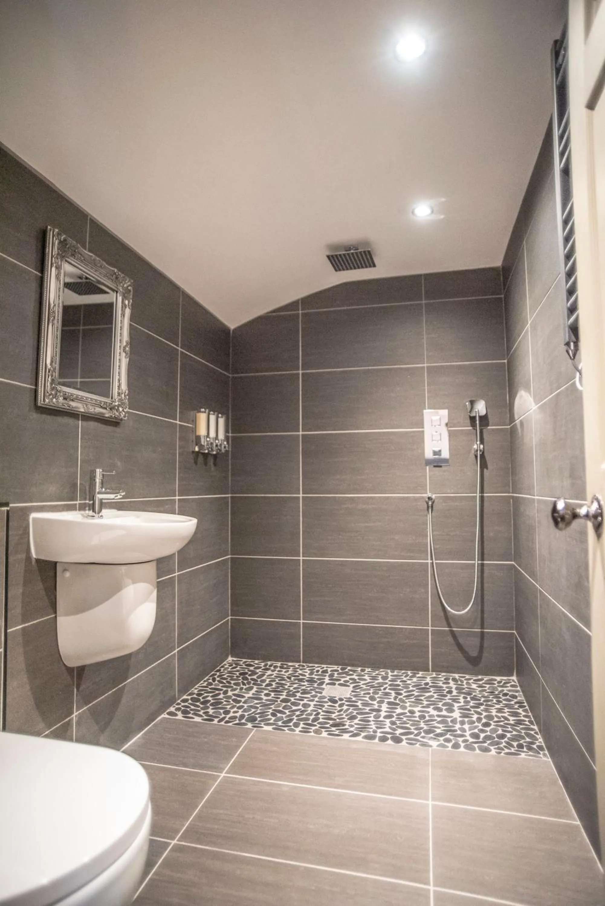 Bathroom in N'ista Boutique Rooms Birkdale, Southport