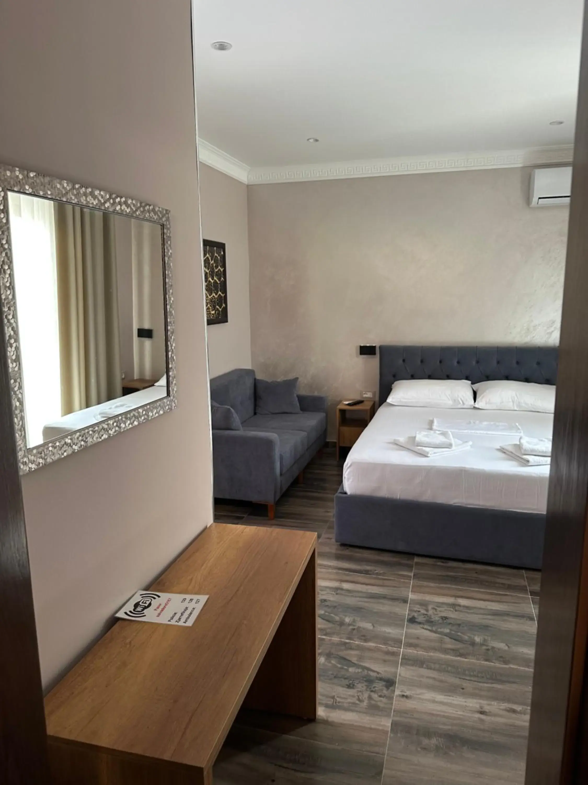 Double Room with Balcony in Hotel Salvadore Double Room with Balcony in Hotel Salvadore