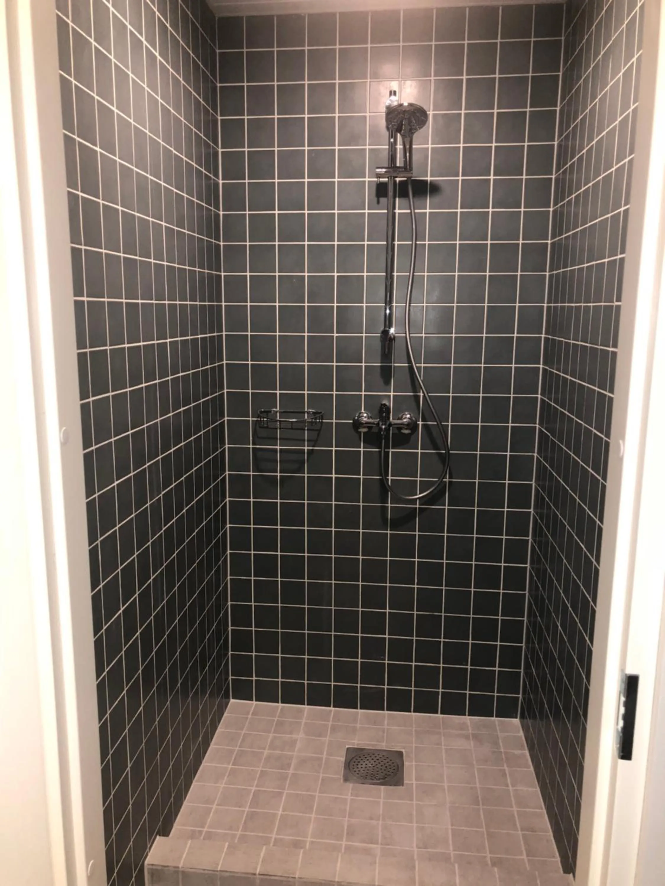 Shower in Villa Kadriorg Hostel