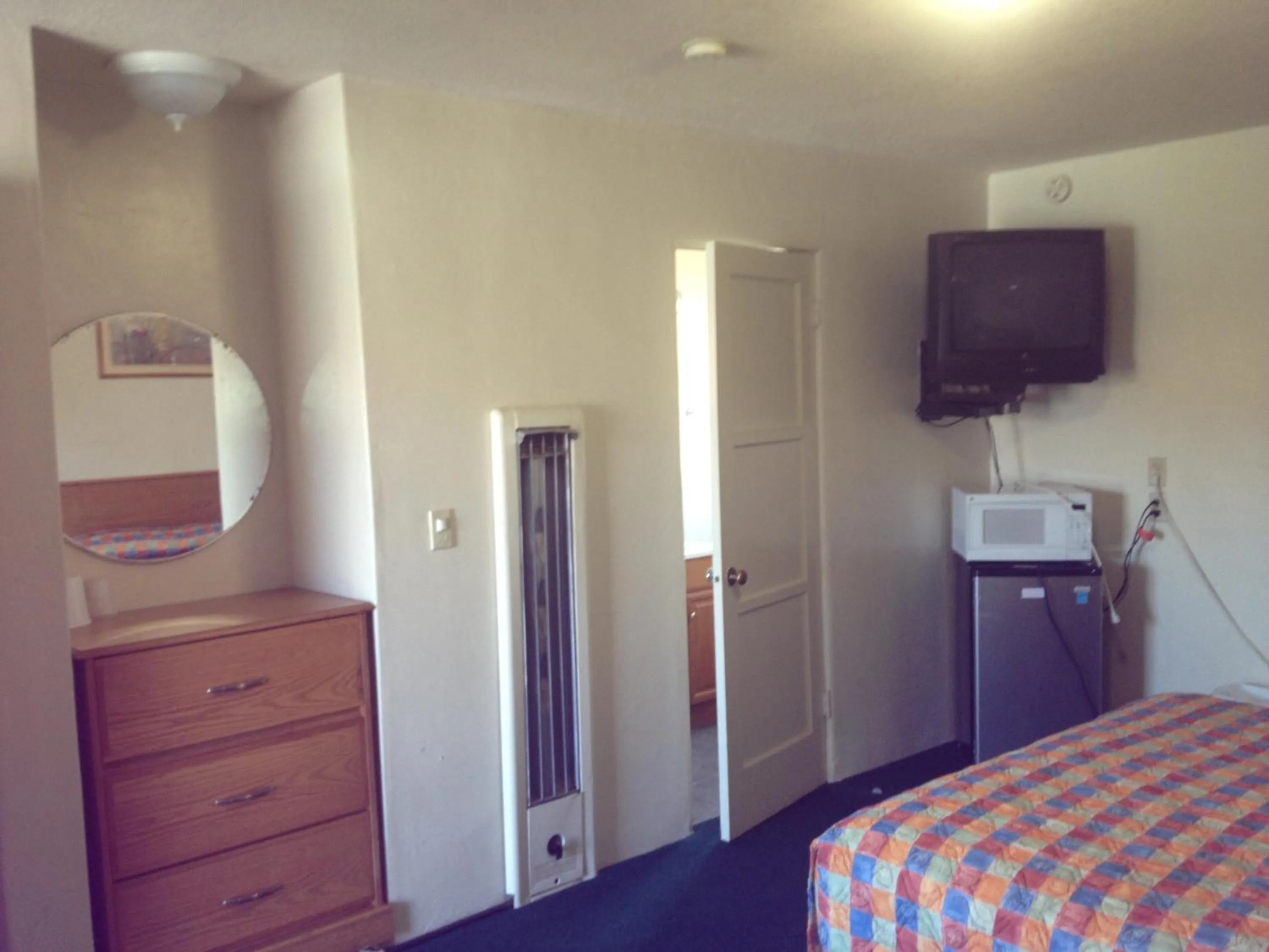 Decorative detail, Bed in Hacienda Motel