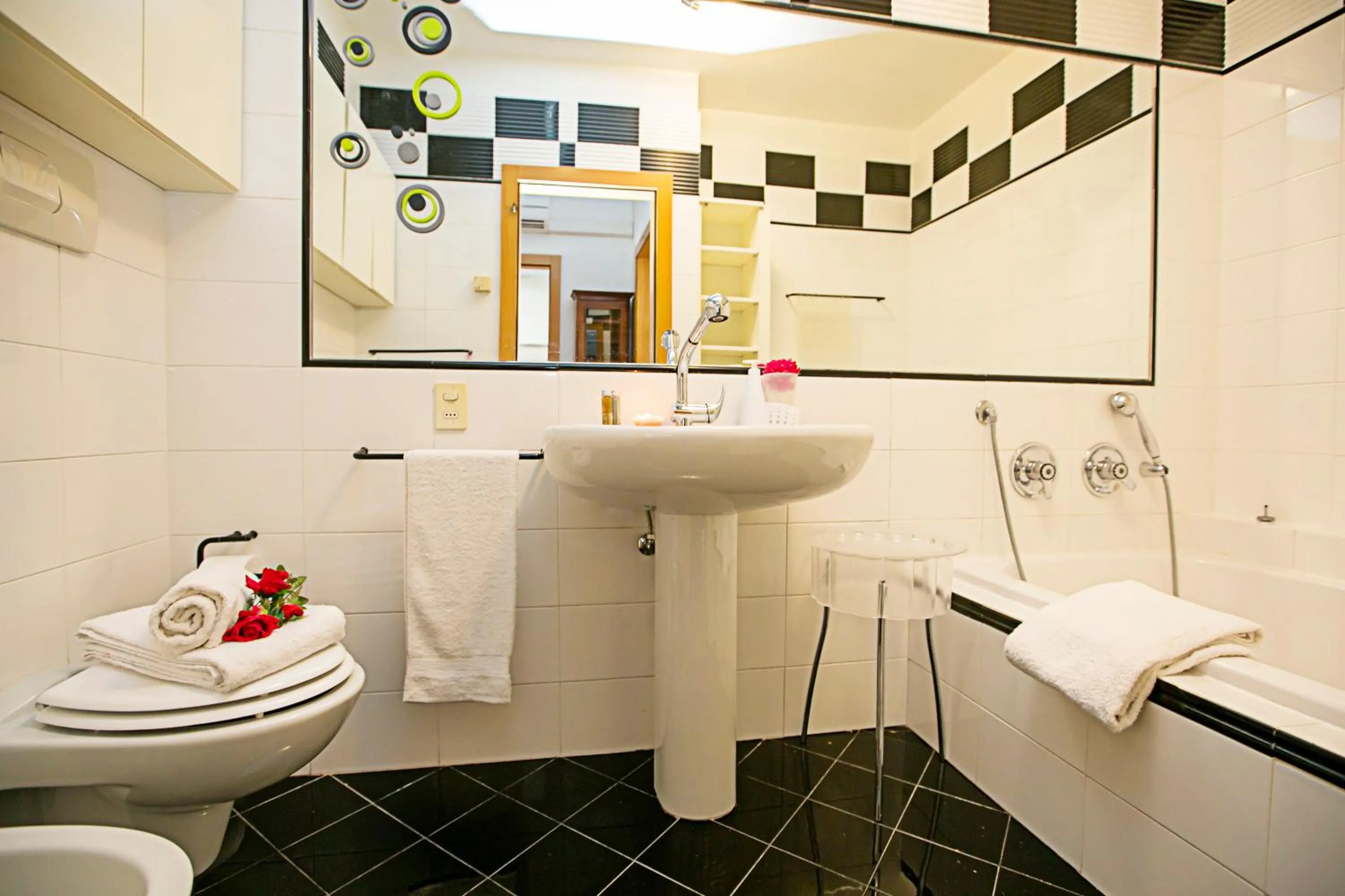 Bathroom in Elegance Suite Isabella - Happy Rentals