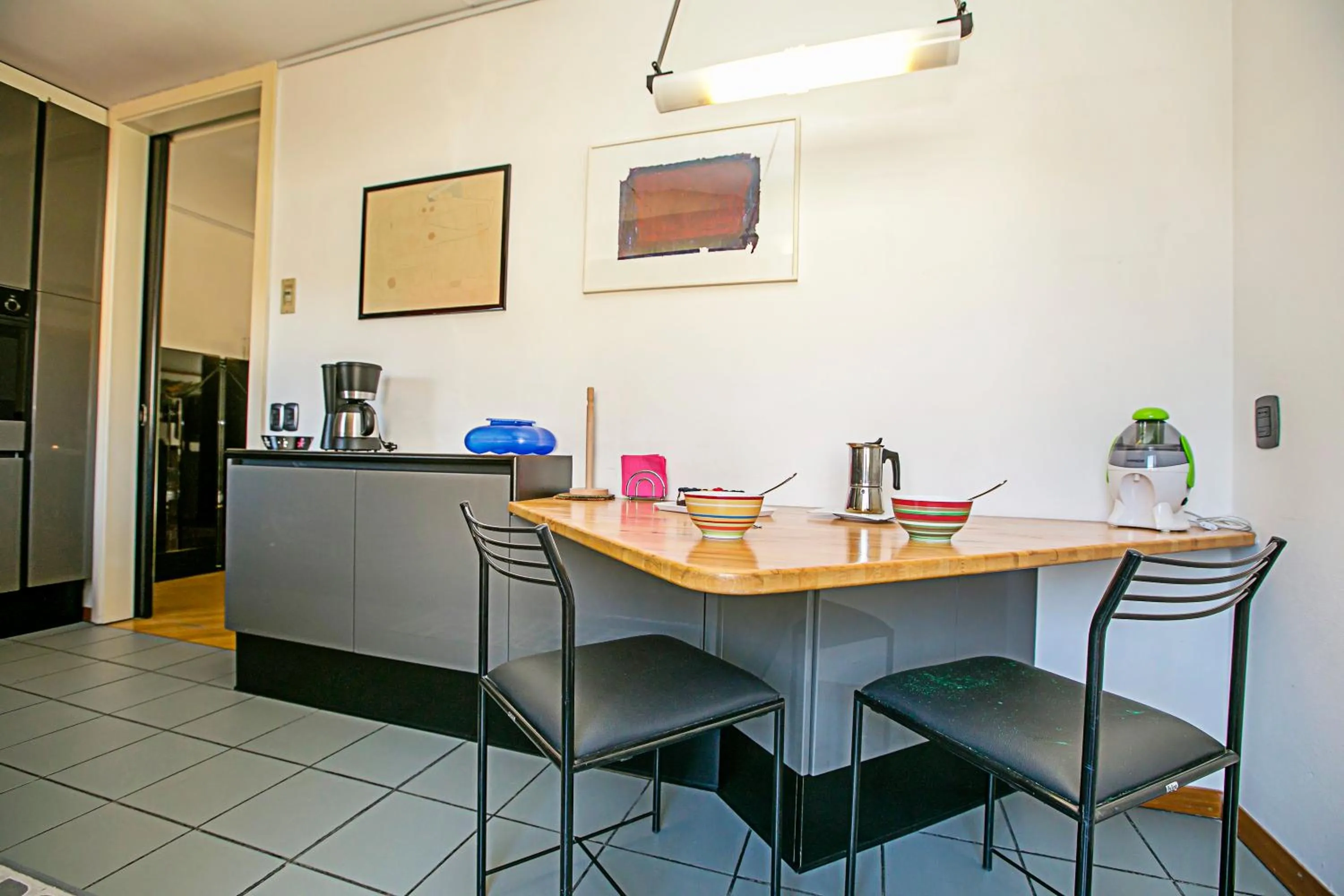 Dining area in Elegance Suite Isabella - Happy Rentals