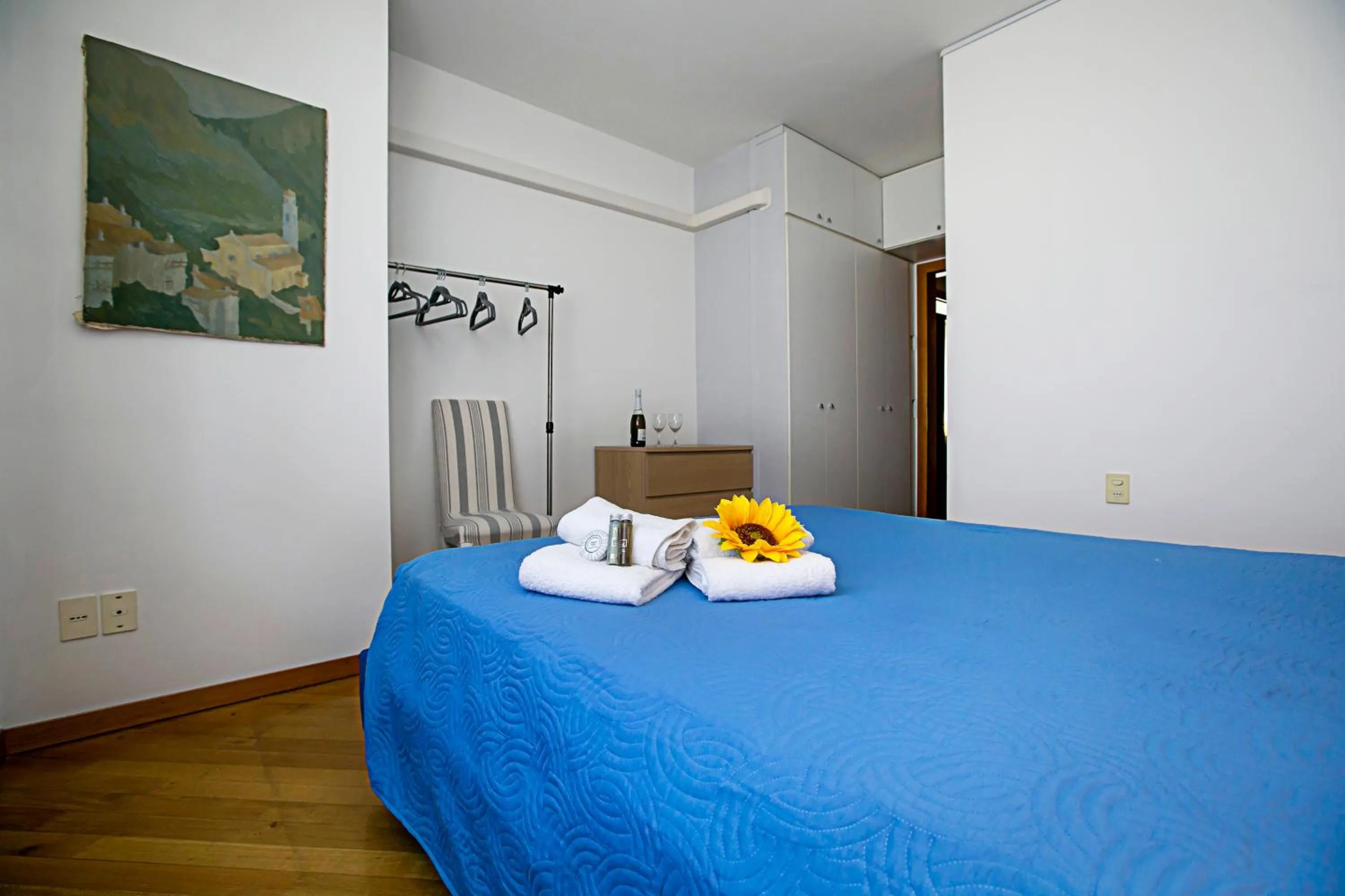 Bedroom, Bed in Elegance Suite Isabella - Happy Rentals