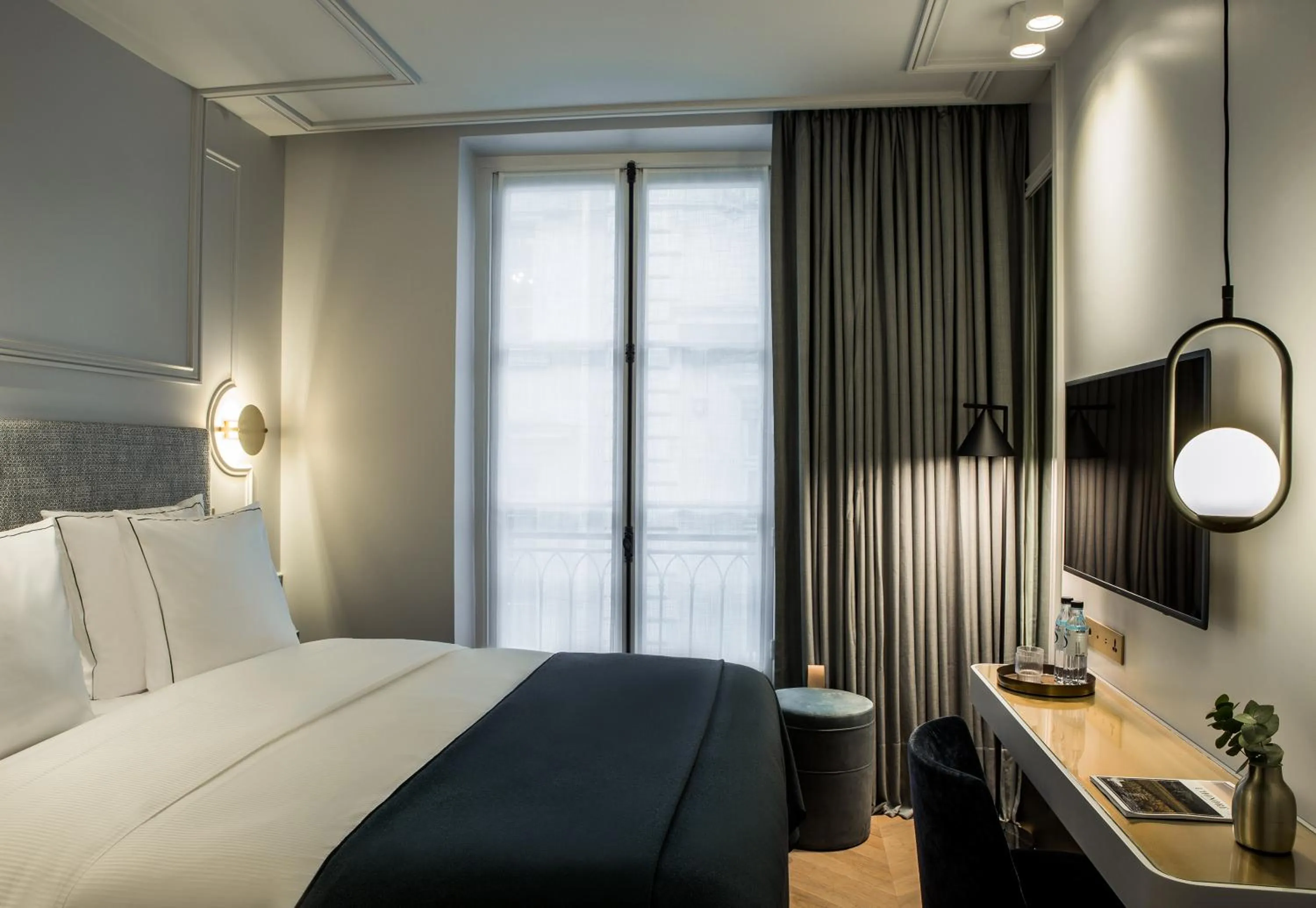 Bedroom, Bed in Maison Armance - Esprit de France