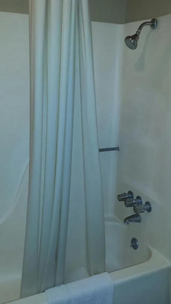 Bathroom in Carefree Inn Flatonia