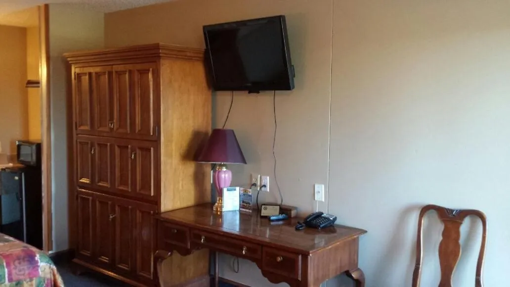 Seating area in Carefree Inn Flatonia