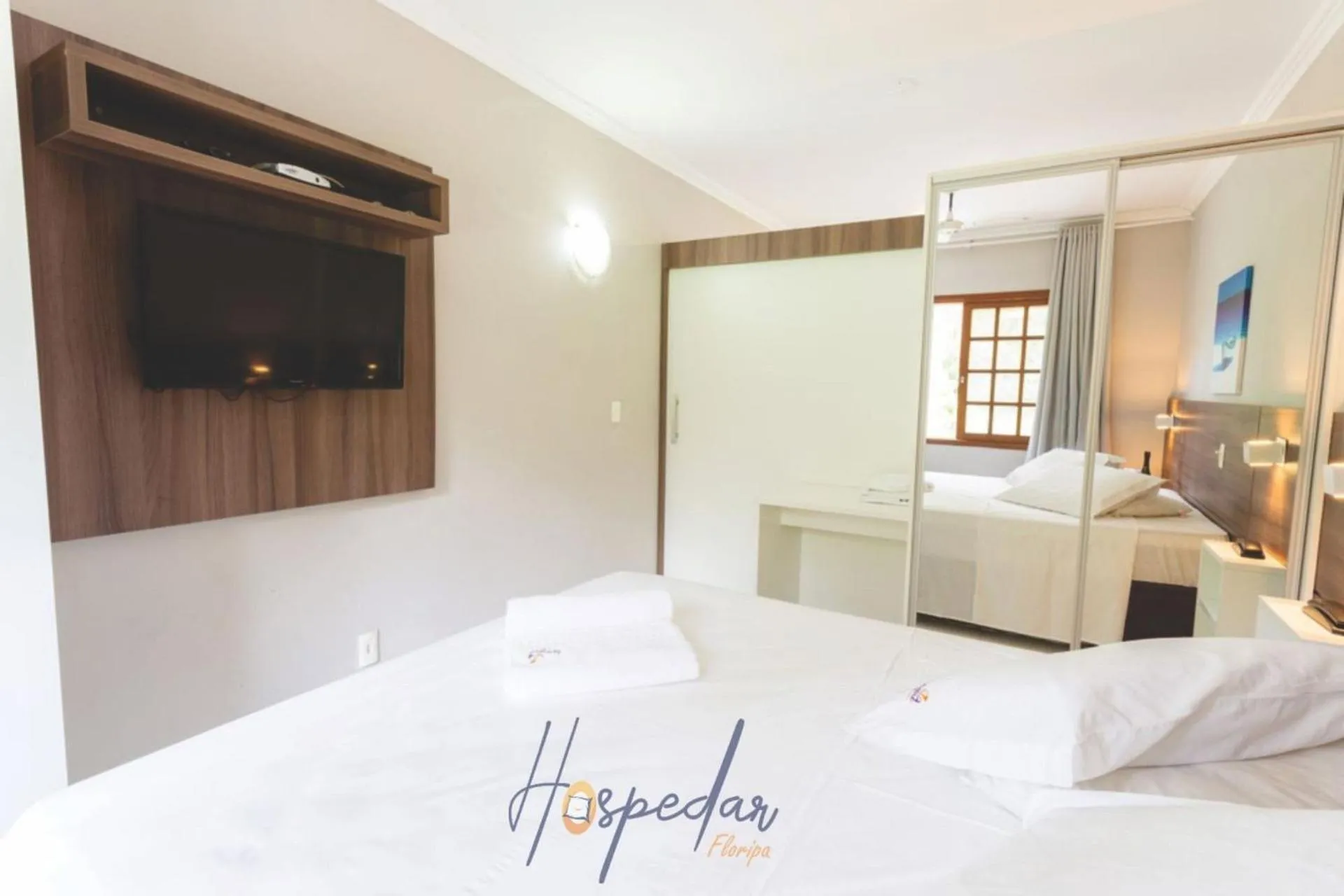 Photo of the whole room, Bed in Saint Germain - Lagoa da Conceição