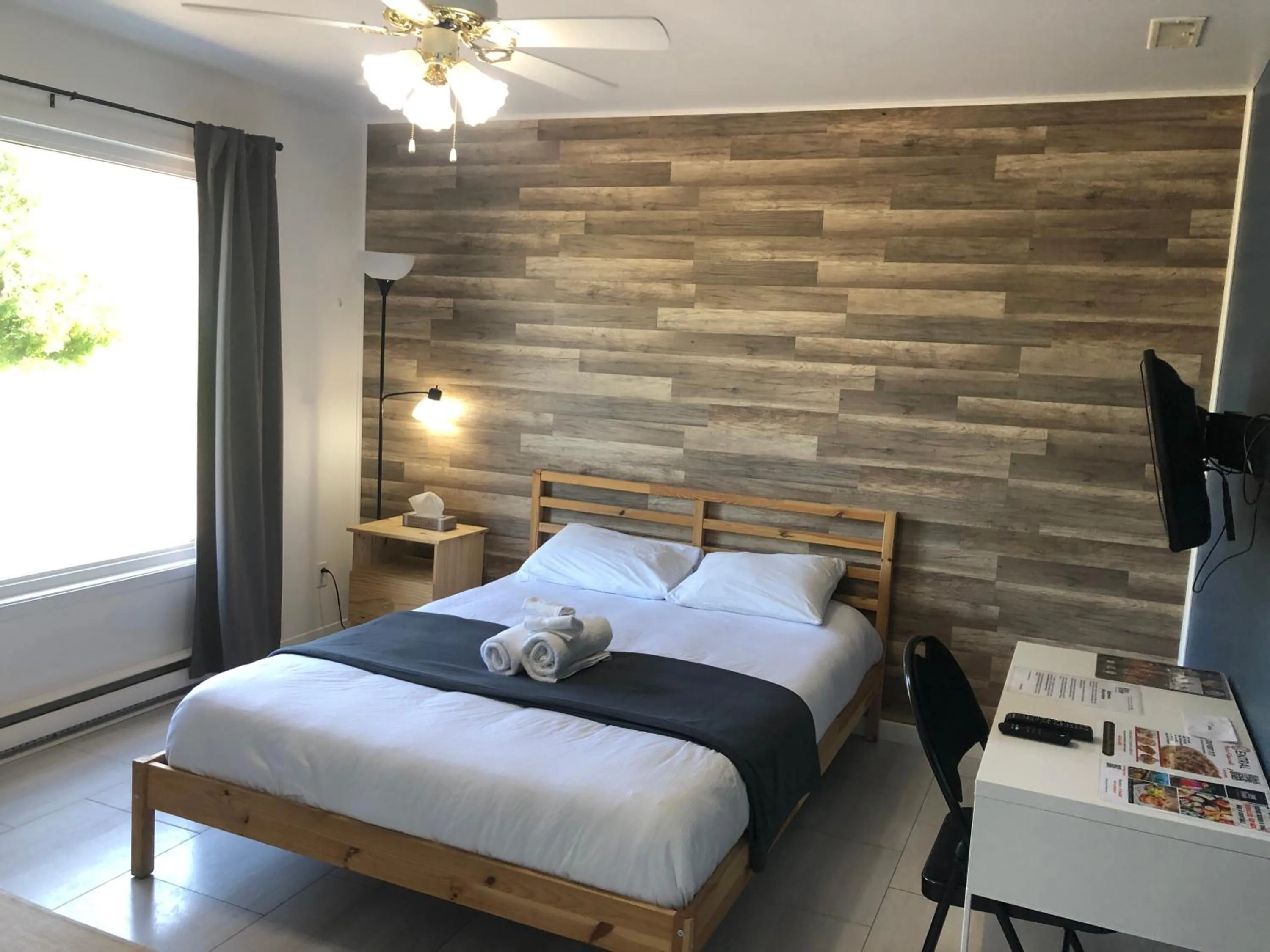 Bedroom, Bed in Bleu Mer, hôtel & résidences