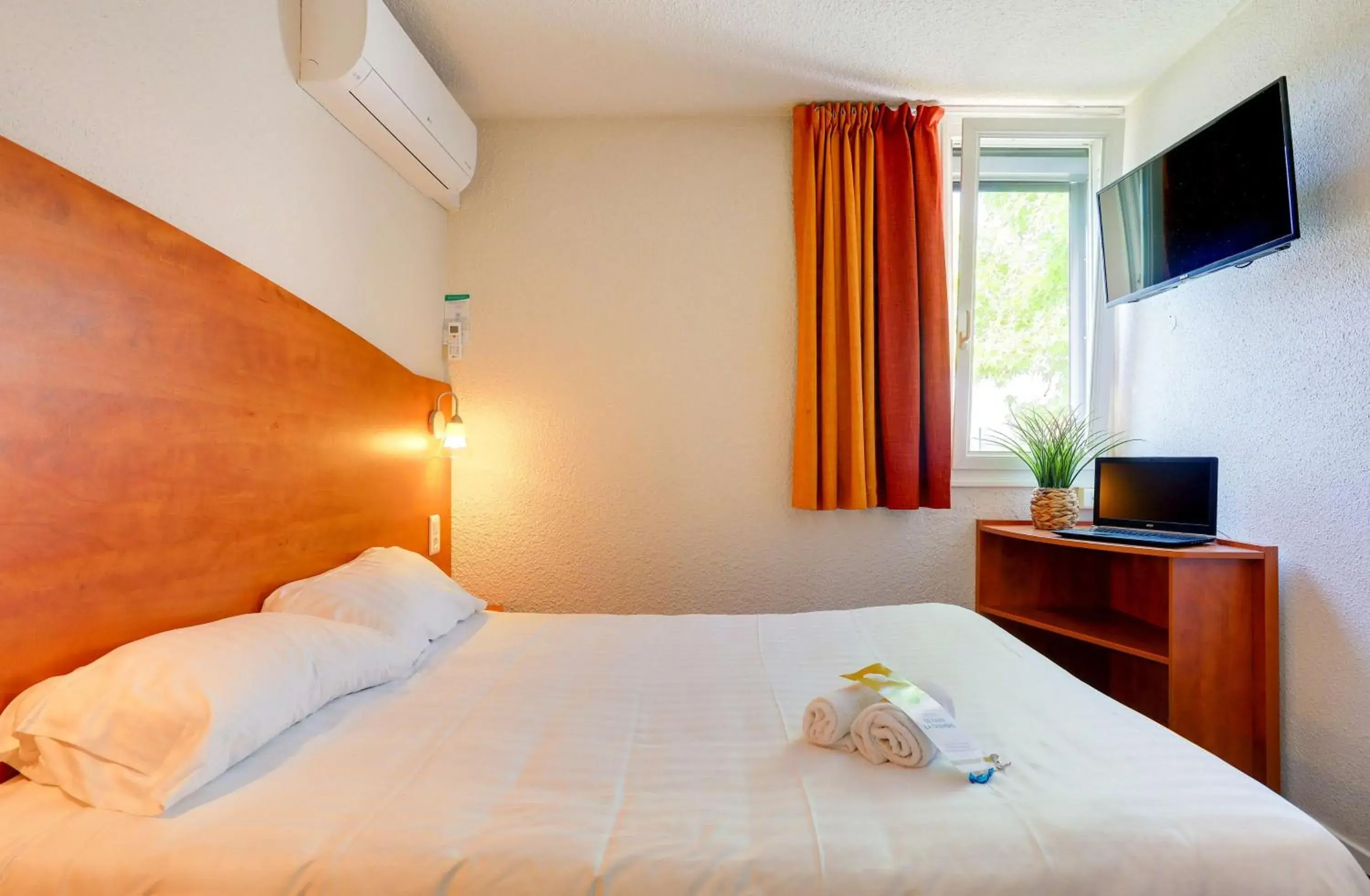 Double Room in Brit Hotel Reims La Pompelle Double Room in Brit Hotel Reims La Pompelle