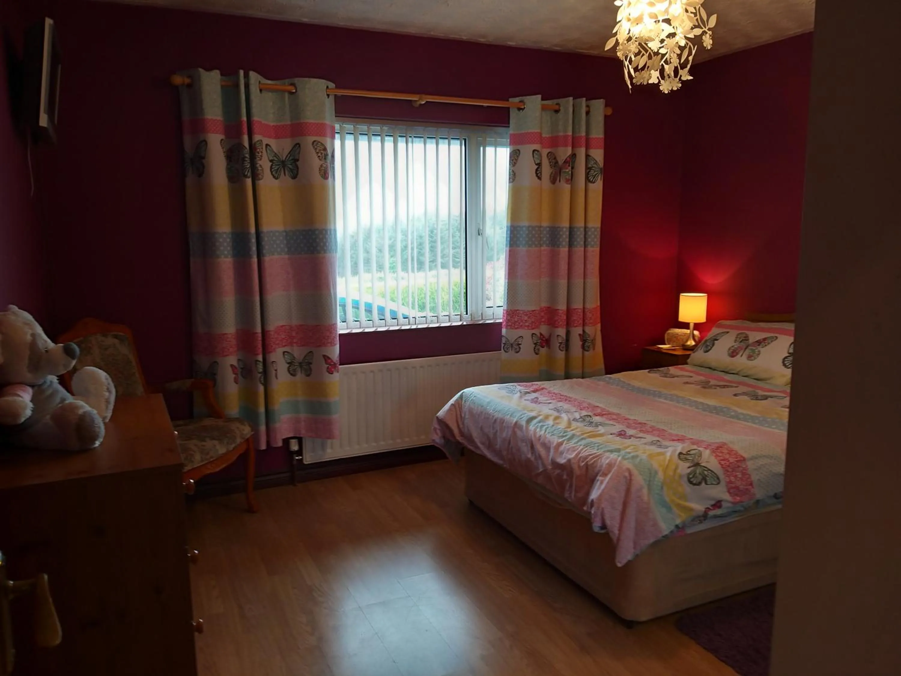 Bed in Antrim Heights Estate