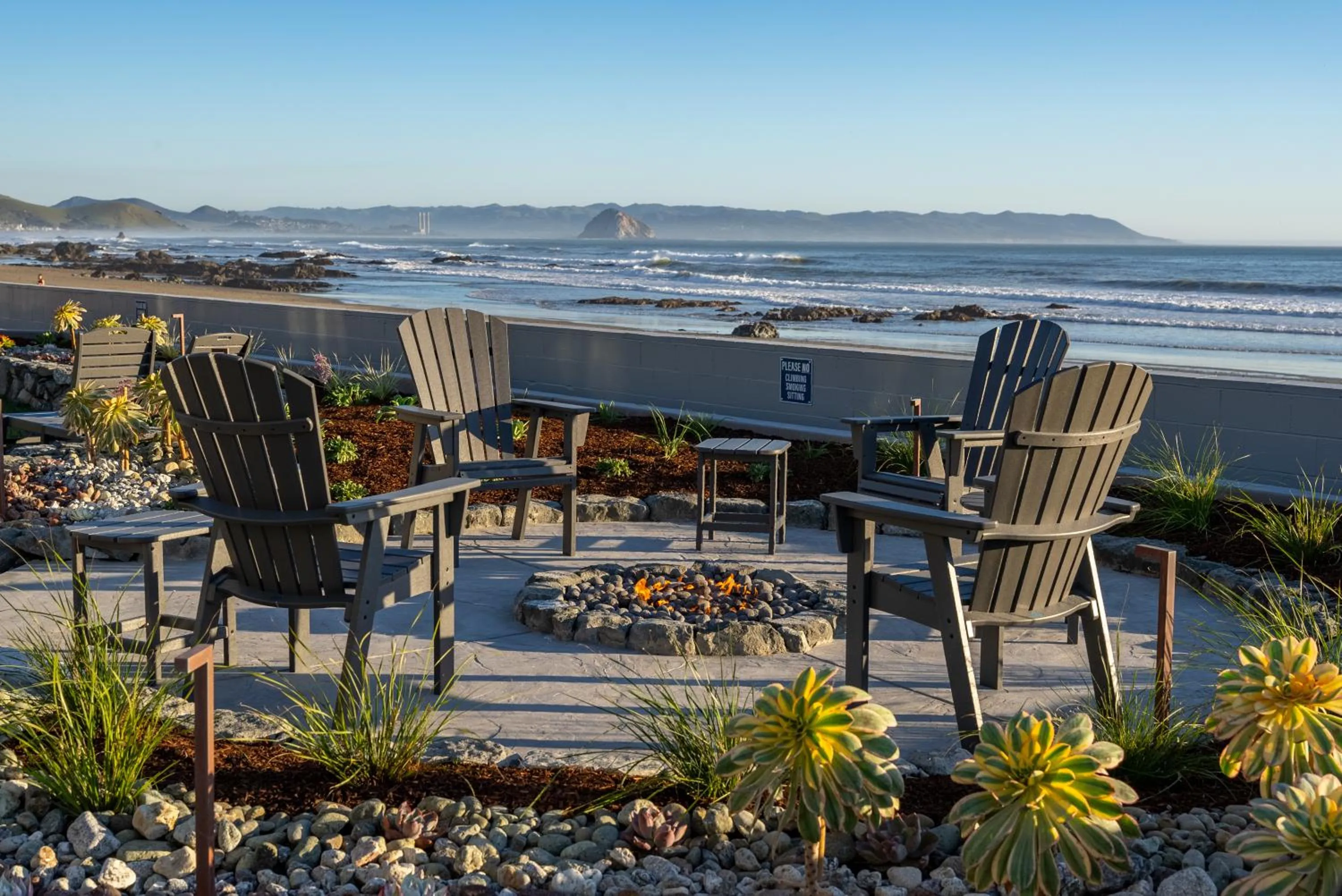 Shoreline Inn...on the beach