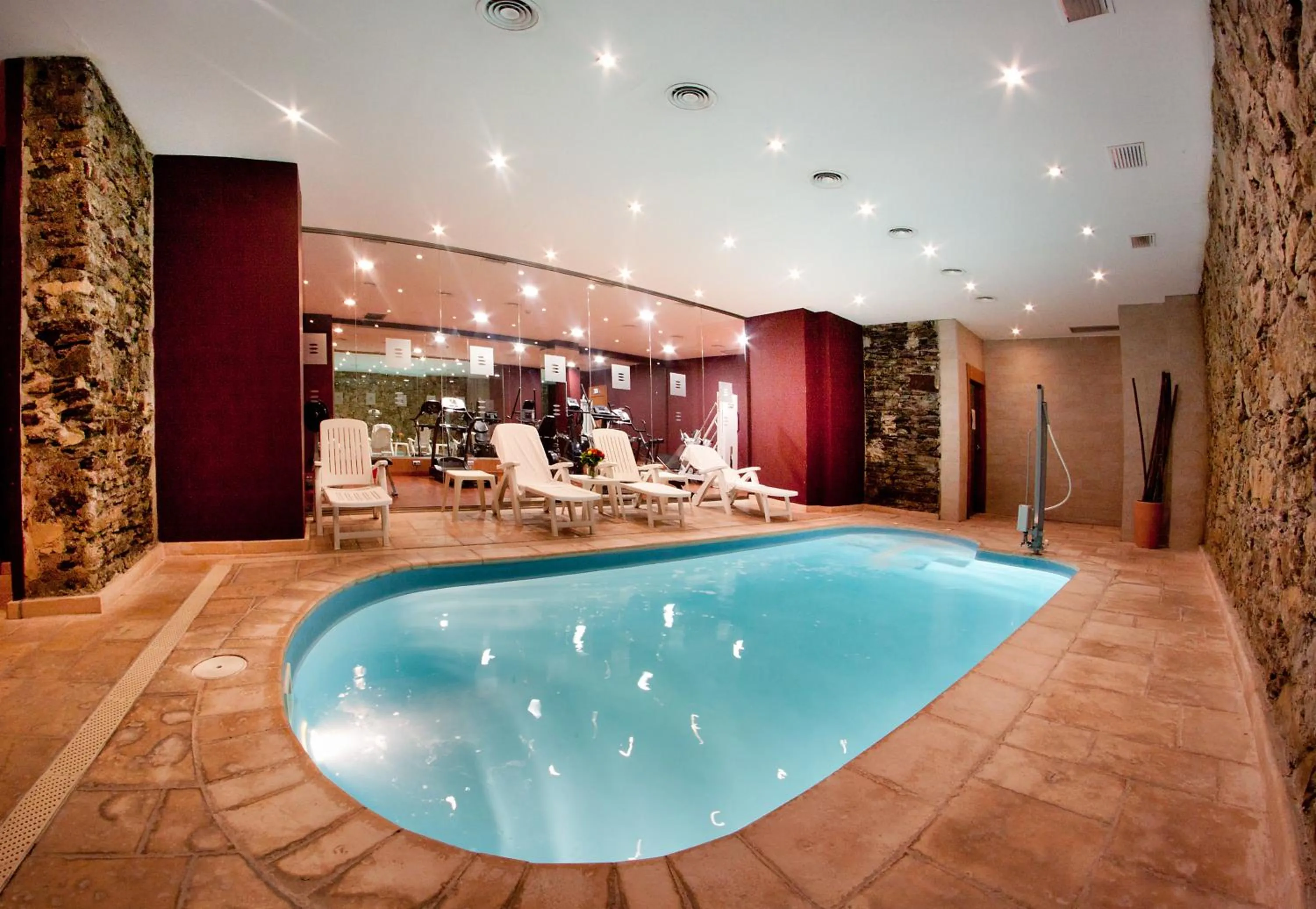 Swimming pool in Alti Hôtel