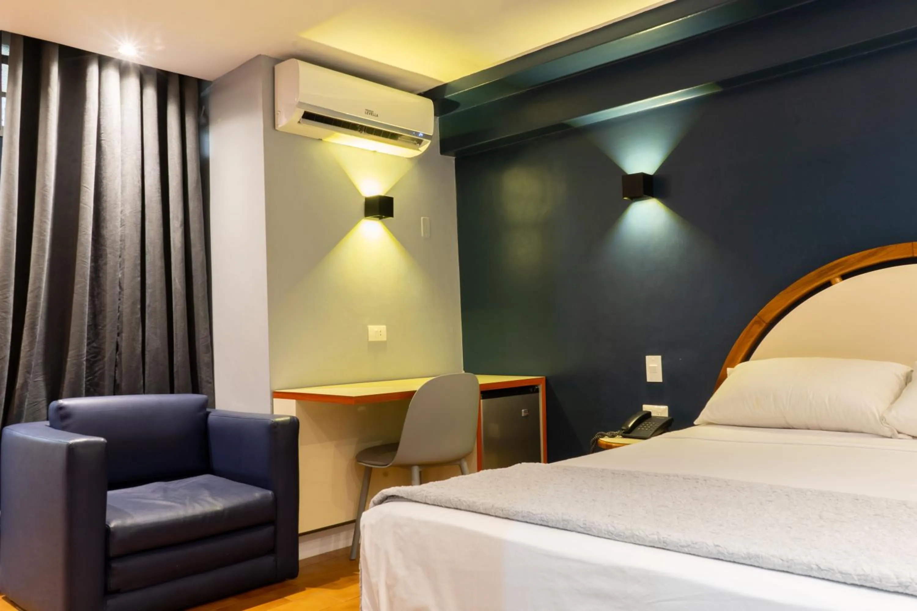 Seating area, Bed in Hotel El Arroyo