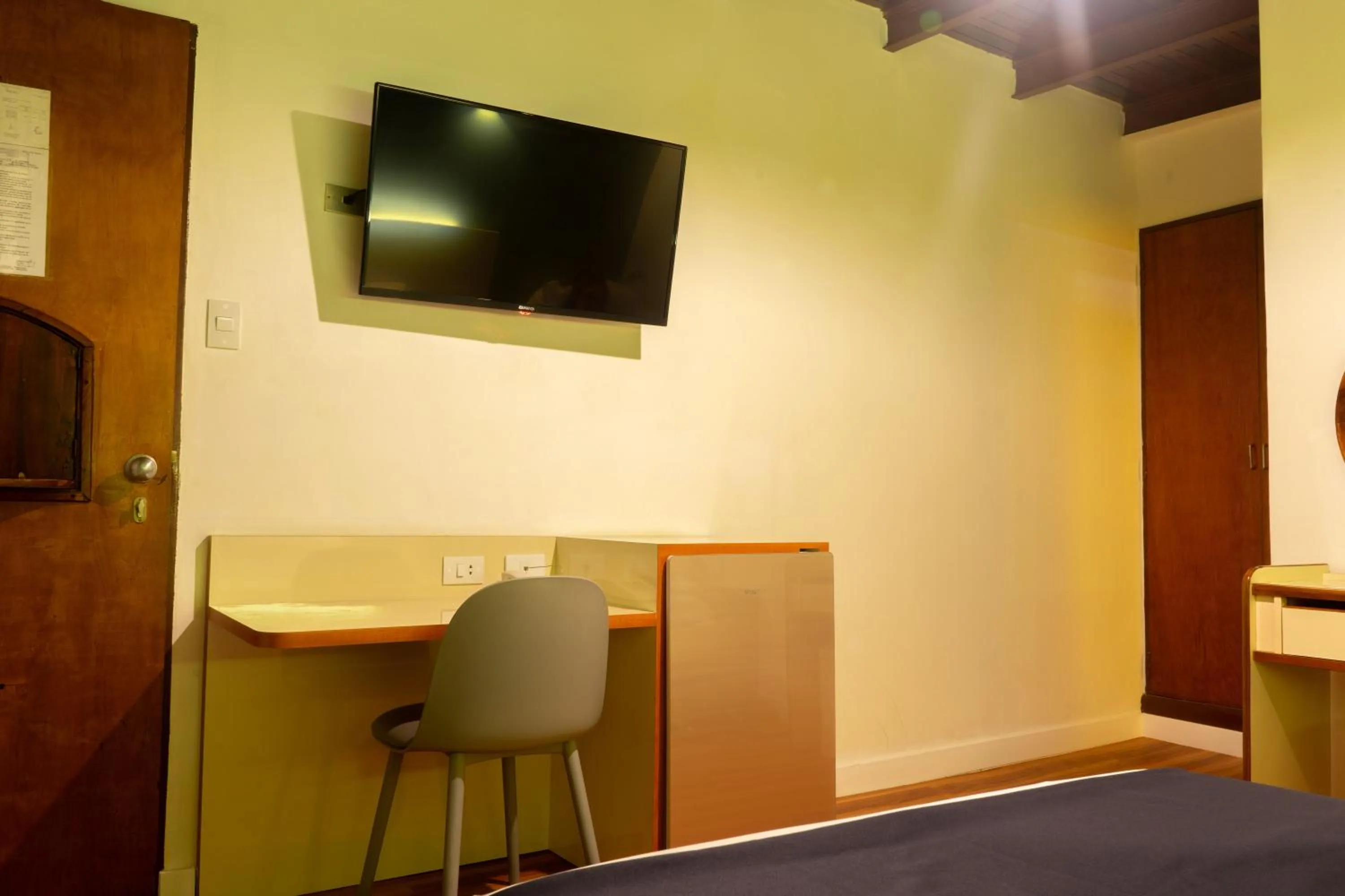 TV and multimedia in Hotel El Arroyo