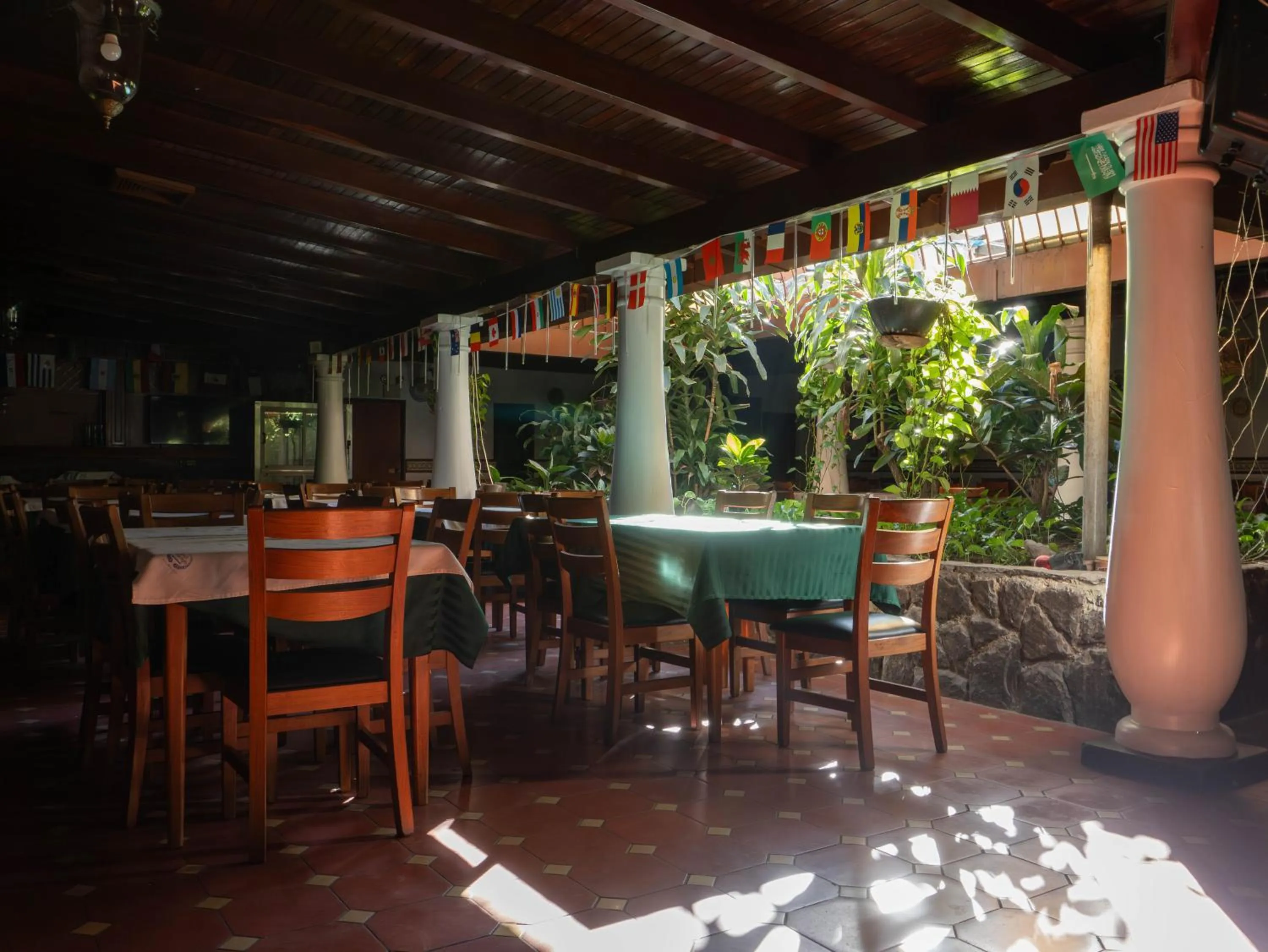 Restaurant/places to eat in Hotel El Arroyo