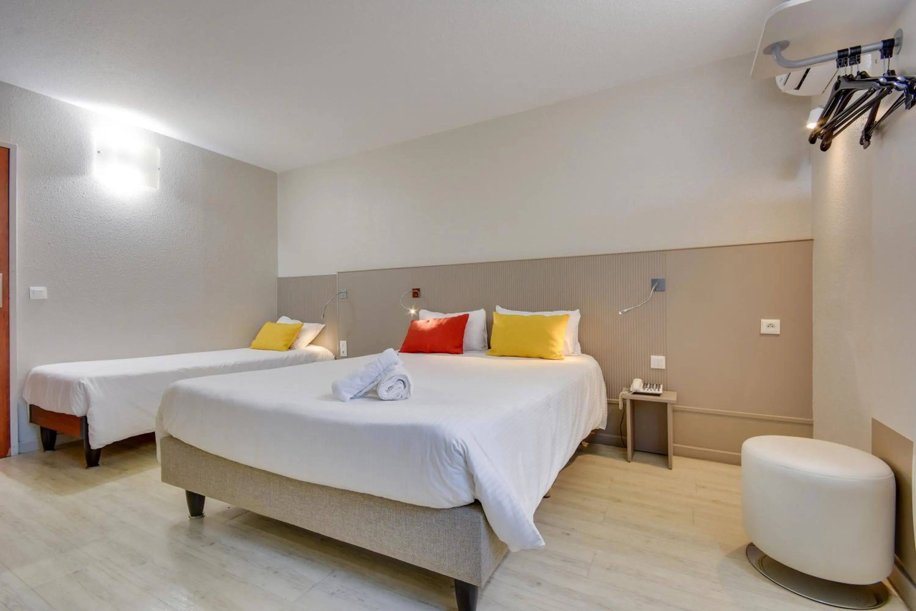 Photo of the whole room, Bed in Brit Hotel Lille Centre