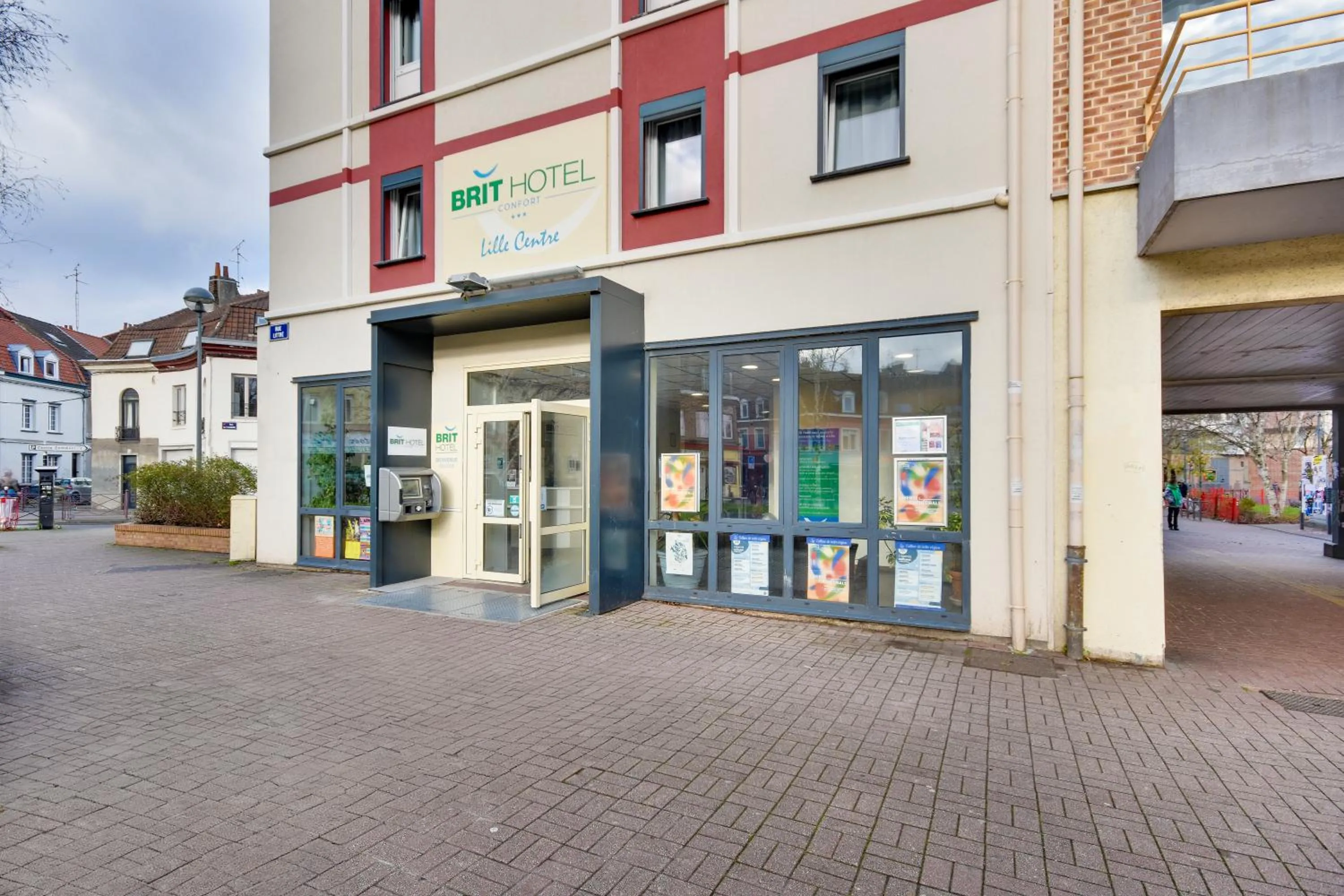 Property building in Brit Hotel Lille Centre
