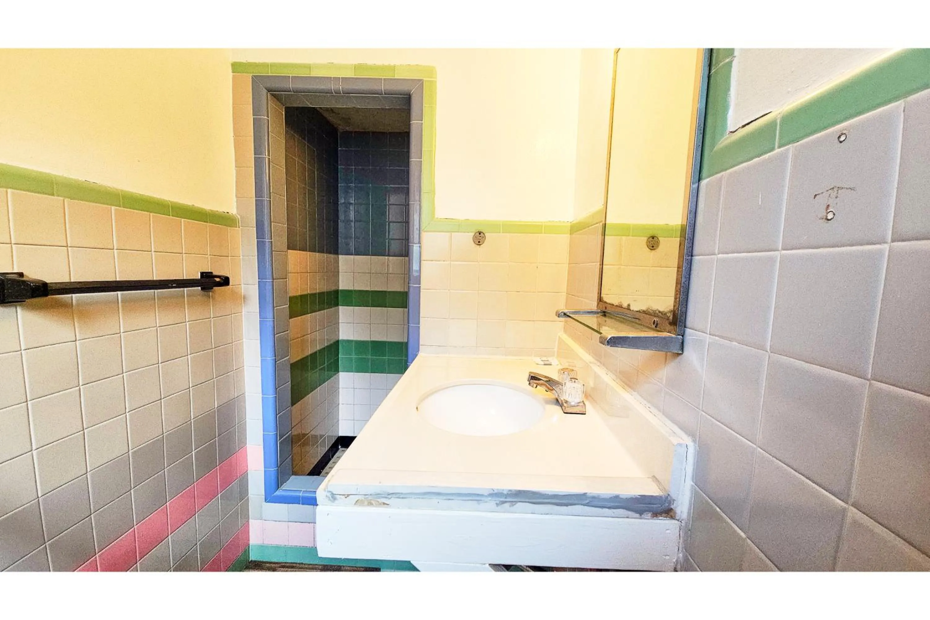 Bathroom in Hospitality Inn By Belvilla Selma US 80 AL