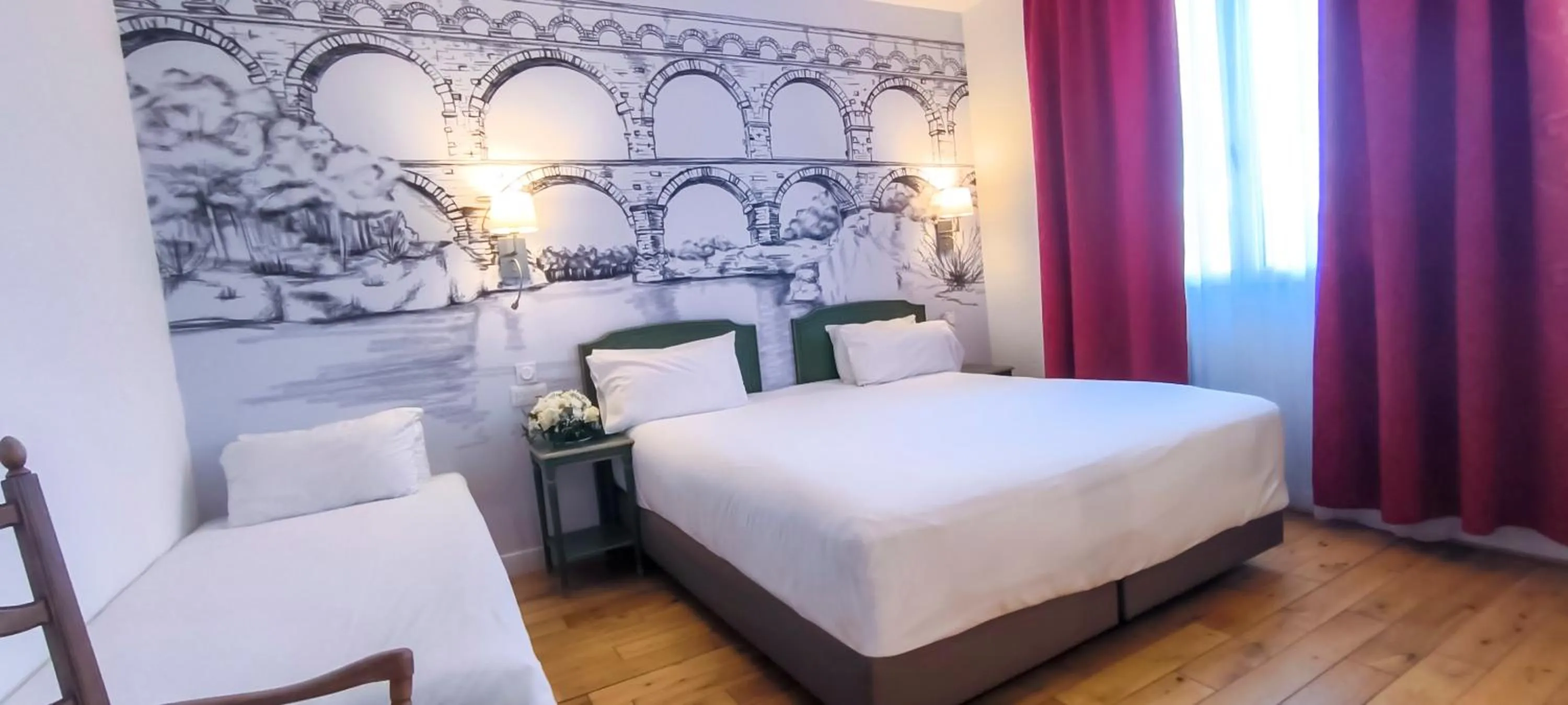 Bed in Logis VIGNES BLANCHES*** Hôtel Cosy et restaurant de terroir