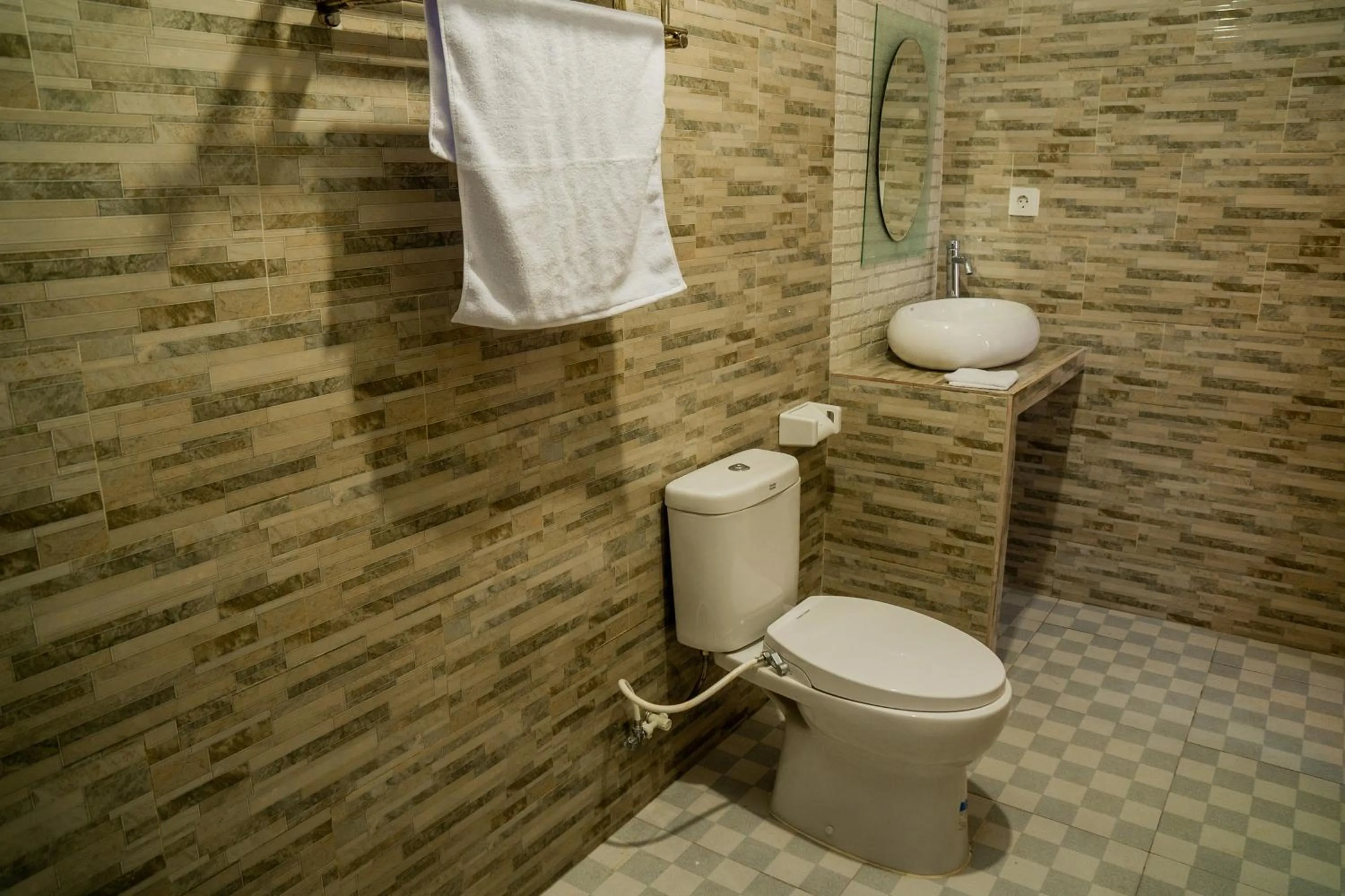 Toilet in Kayu Kuning Cottage