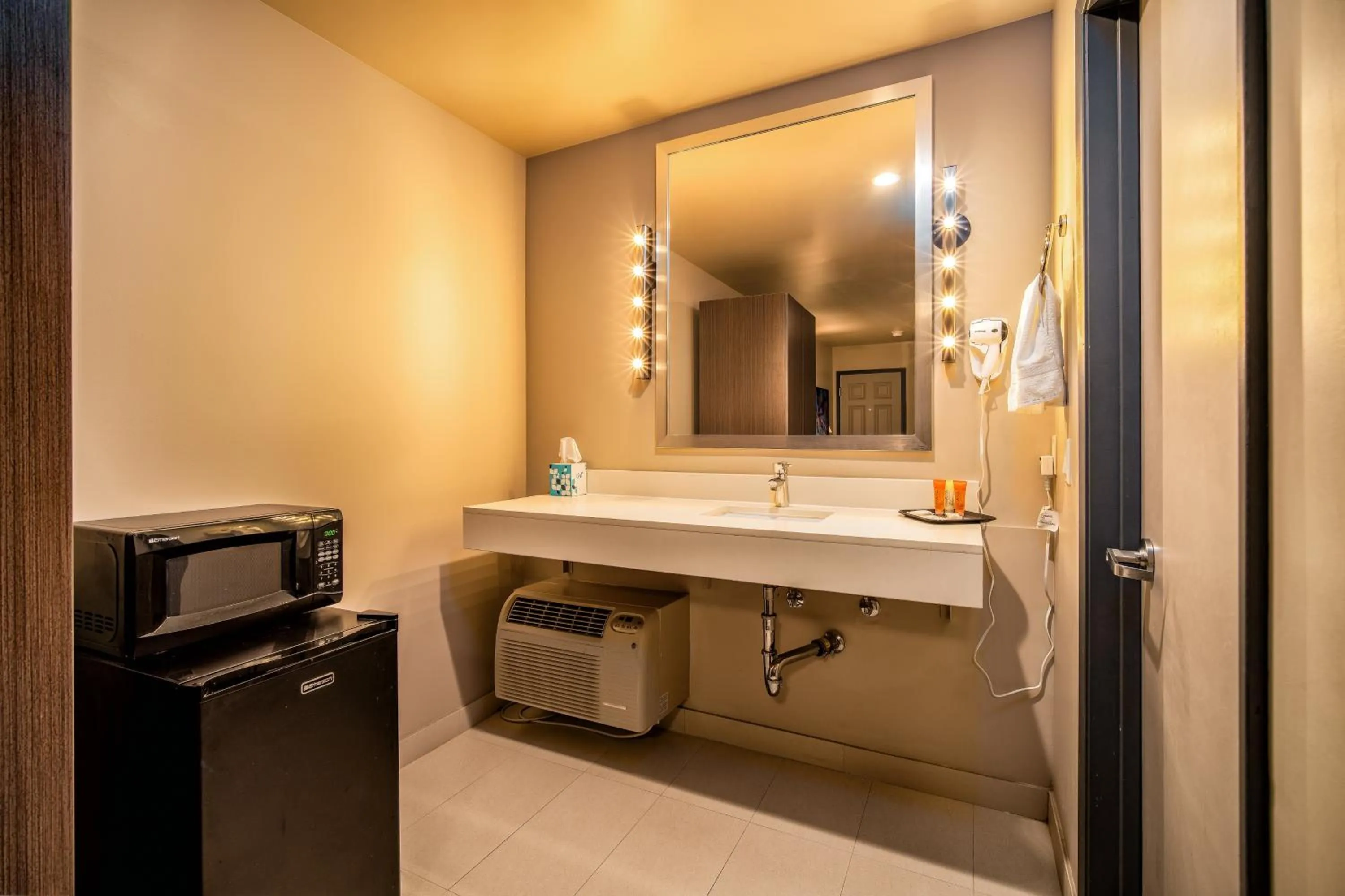 Bathroom in Crescent Bay Inn