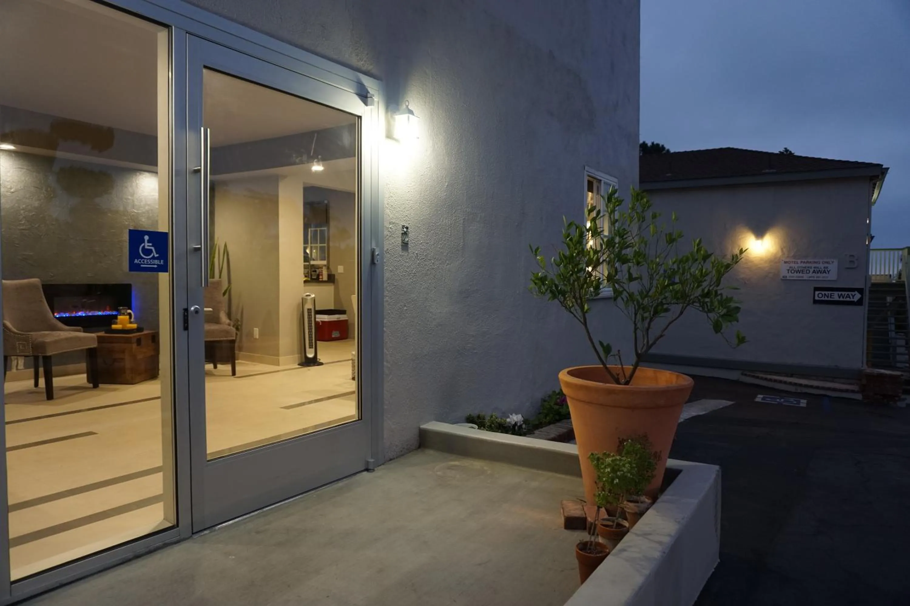 Balcony/Terrace in Crescent Bay Inn