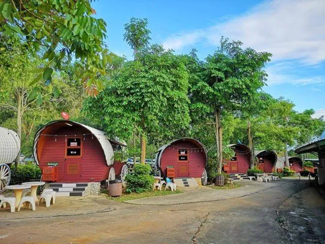 Thongsomboon Club Hotel