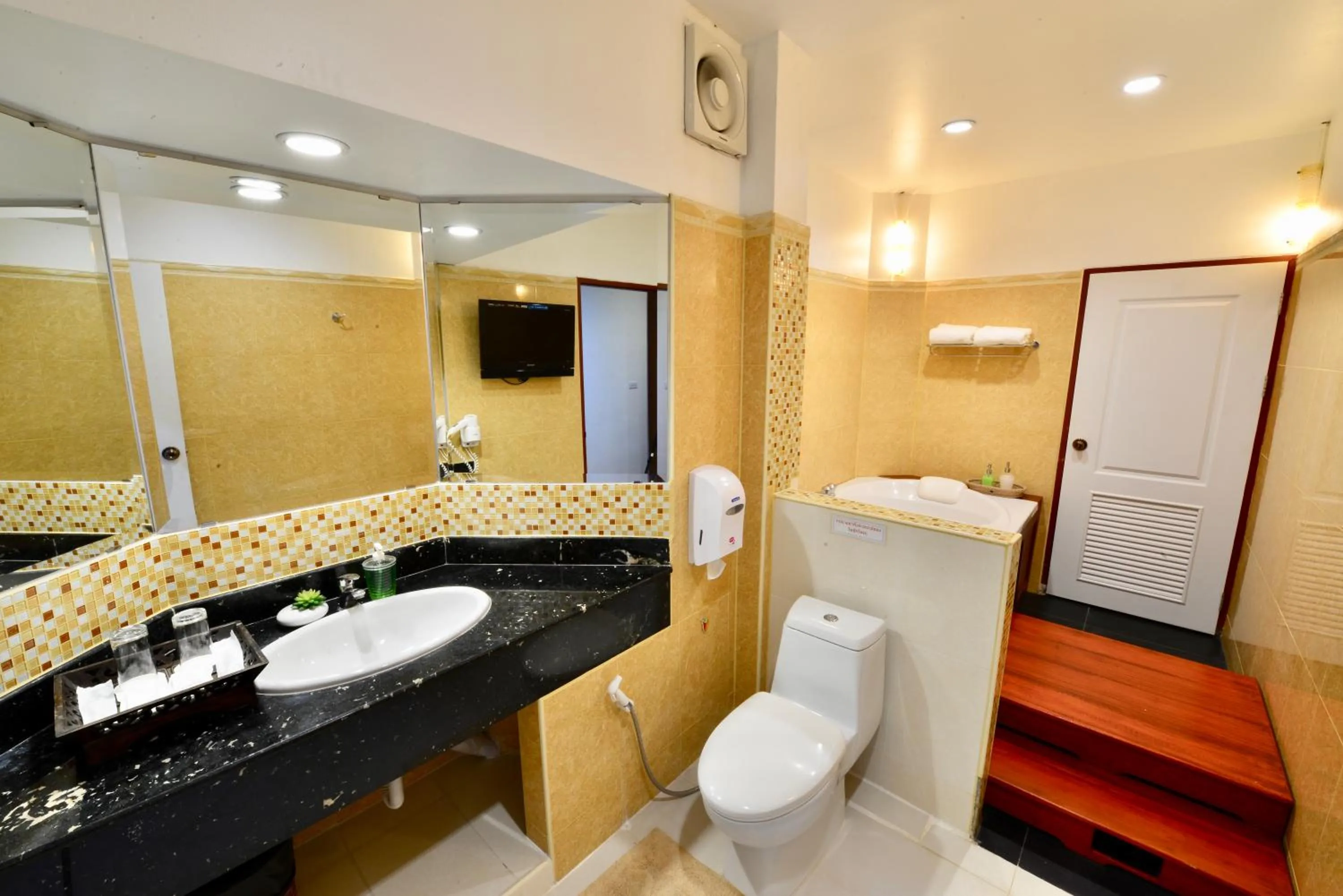 Thongsomboon Club Hotel