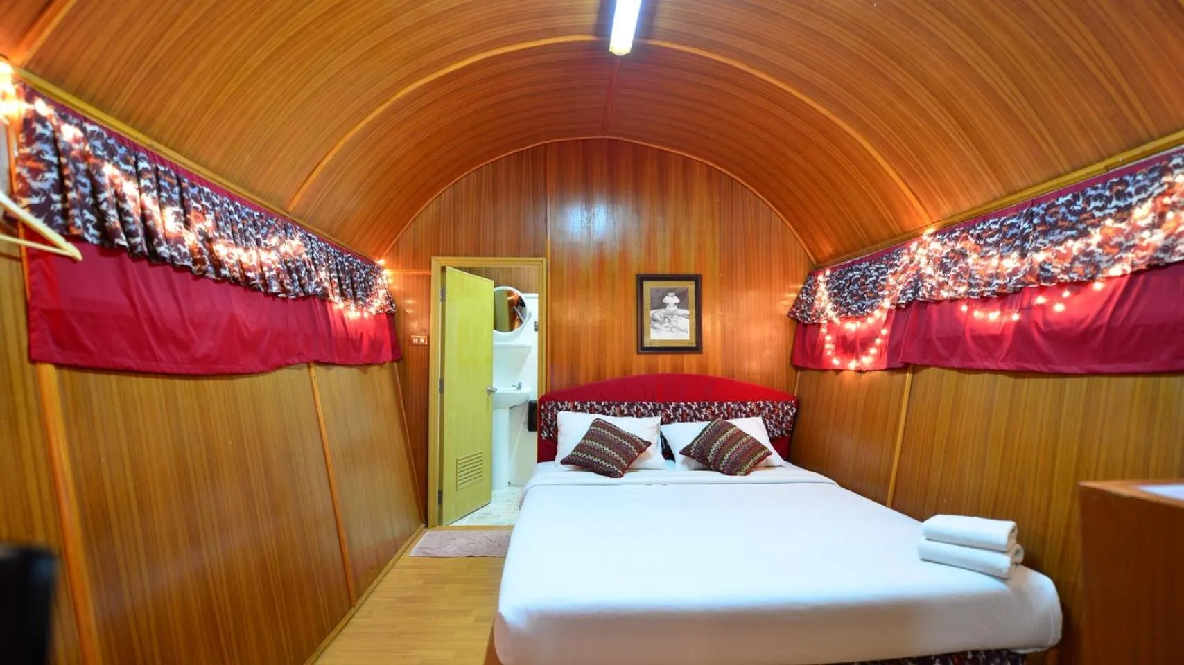 Thongsomboon Club Hotel