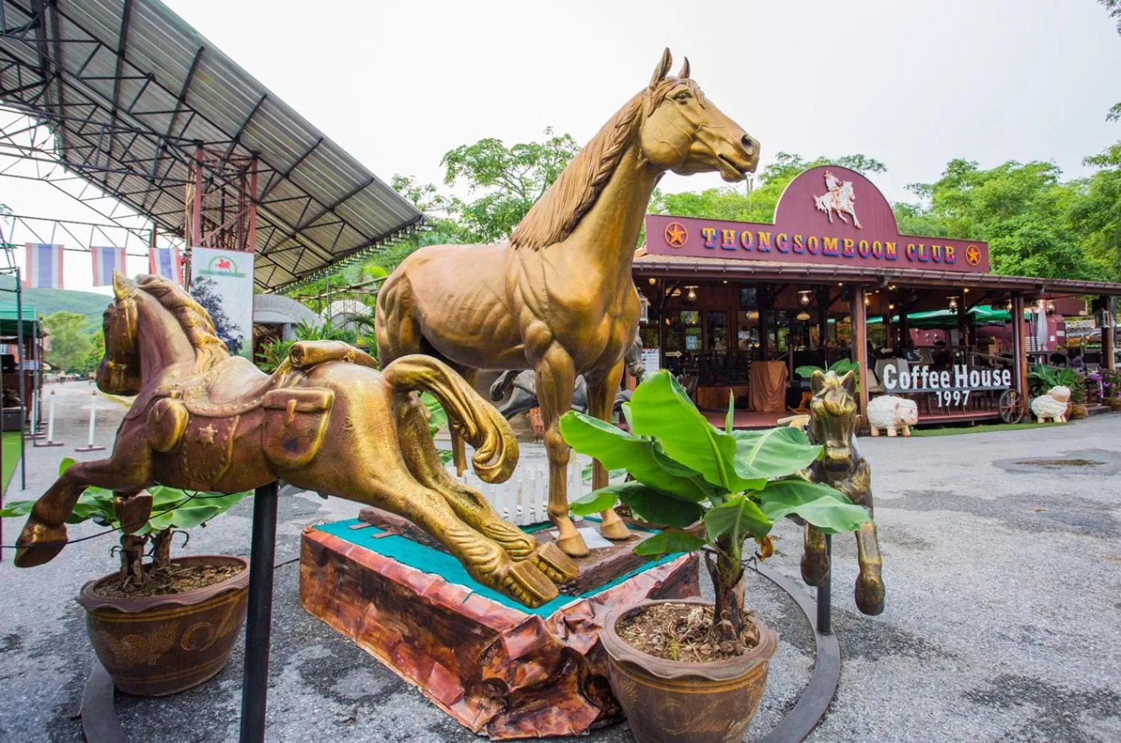 Thongsomboon Club Hotel