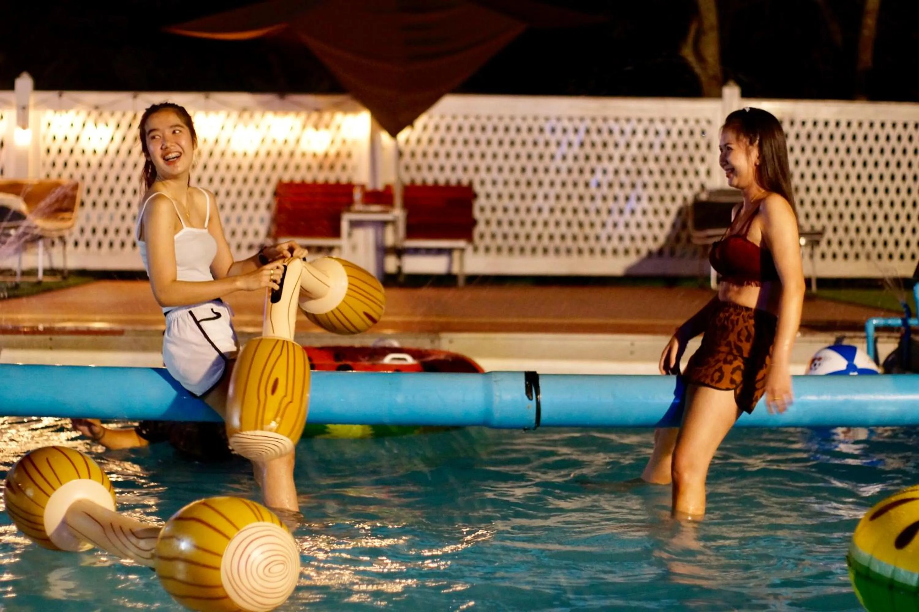 Swimming pool in Thongsomboon Club Hotel