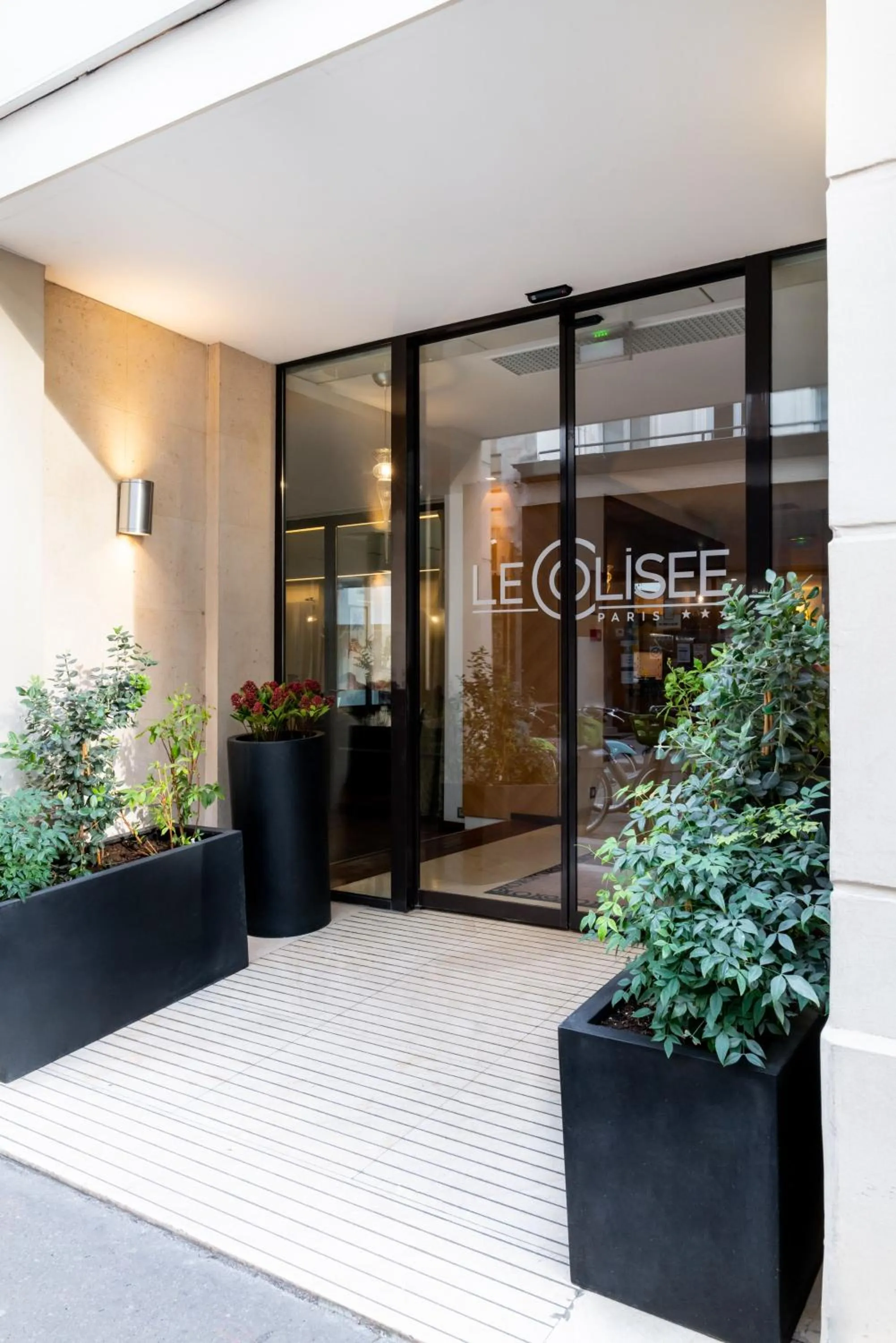 Facade/entrance in Hôtel Le Colisée