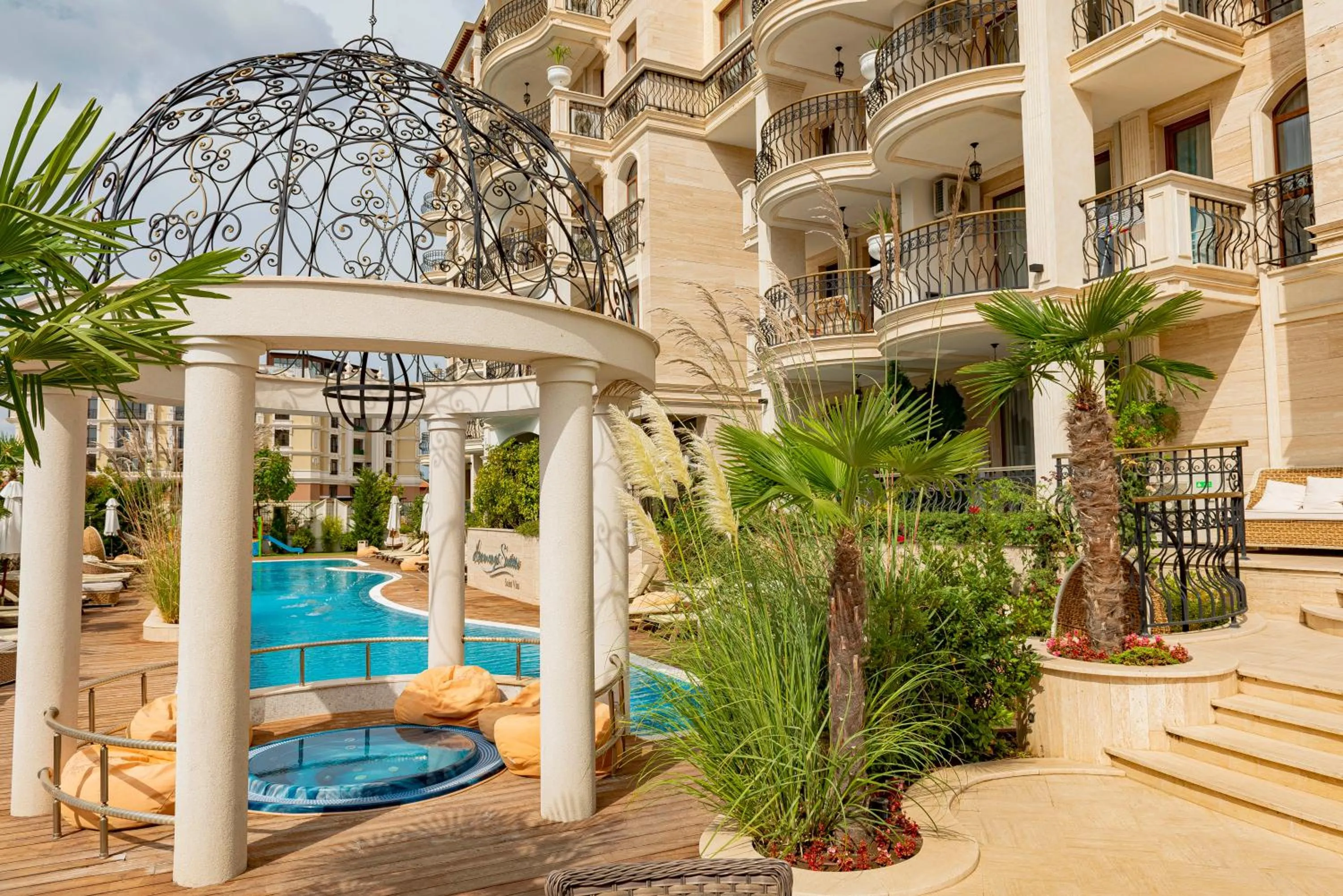 Swimming pool in Menada Harmony Suites X