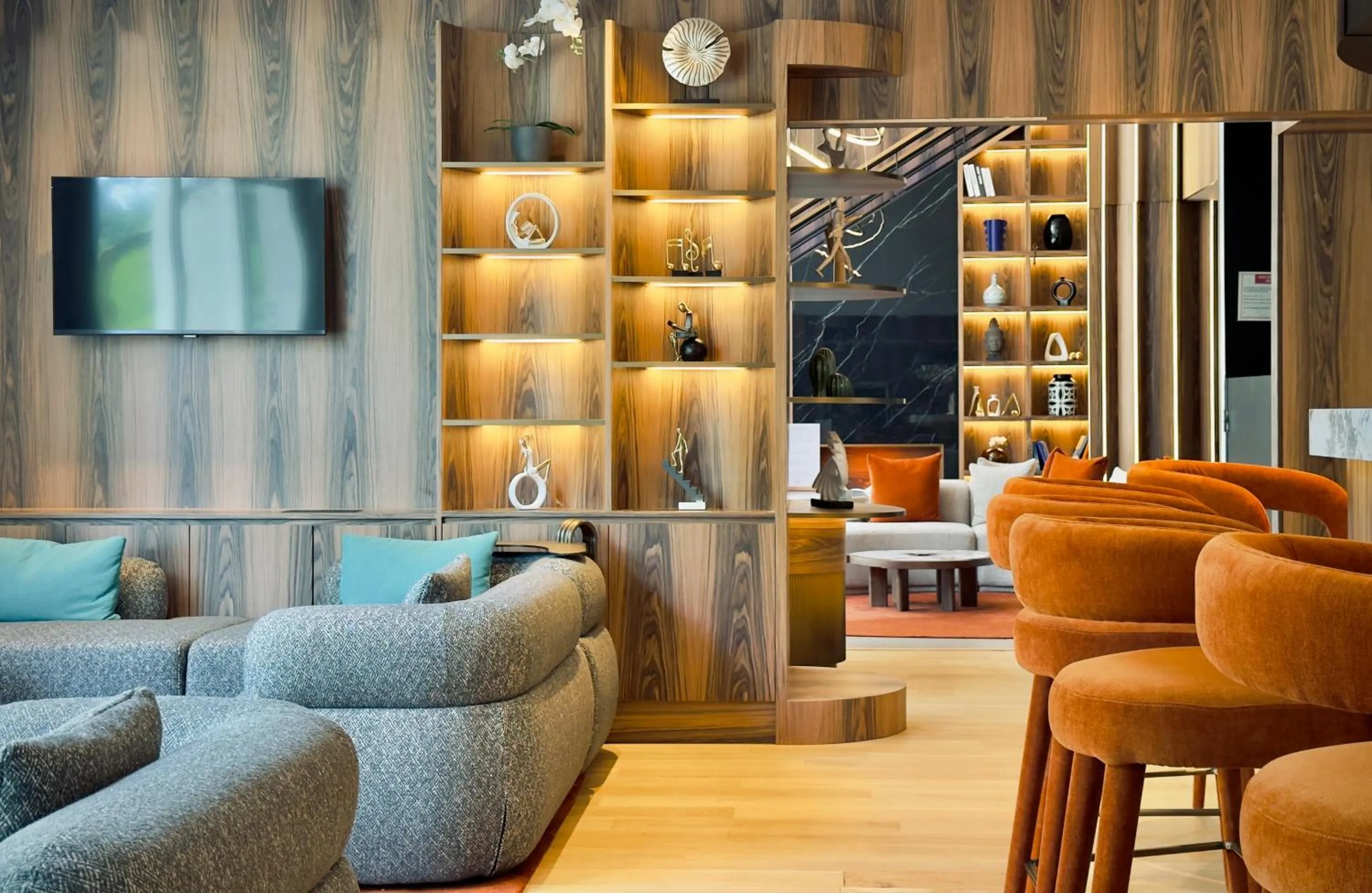 Lounge or bar in Golden Tulip Villepinte Roissy - Parc des Expositions