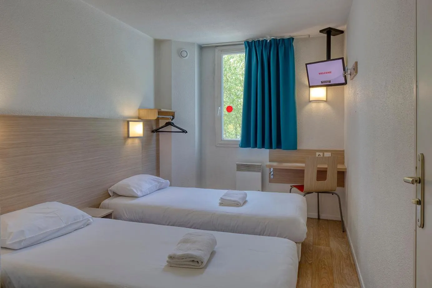 Bedroom, Bed in CYAN HOTEL - Roissy Villepinte Parc des Expositions