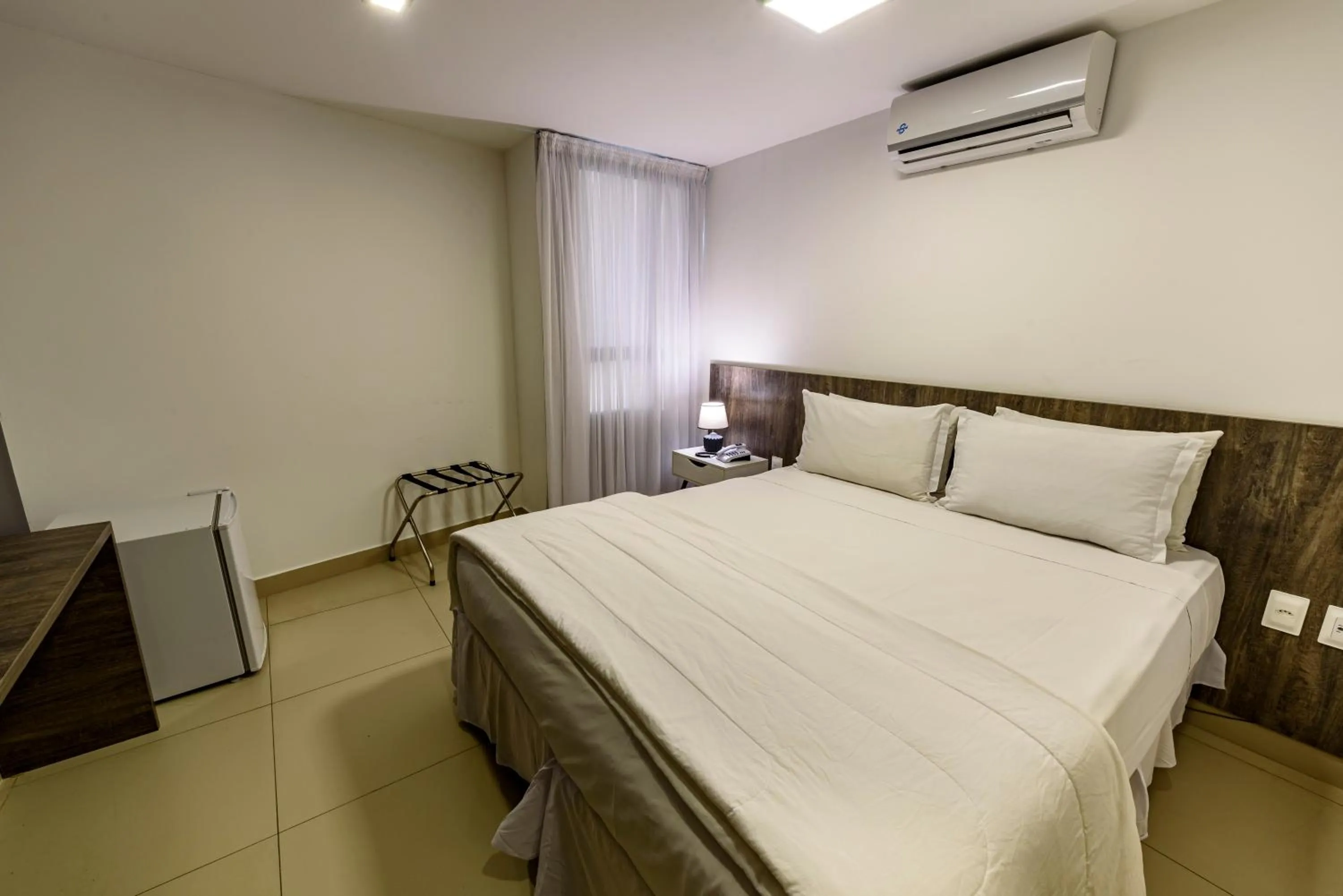 Standard Queen Room - single occupancy in Hotel Mais1