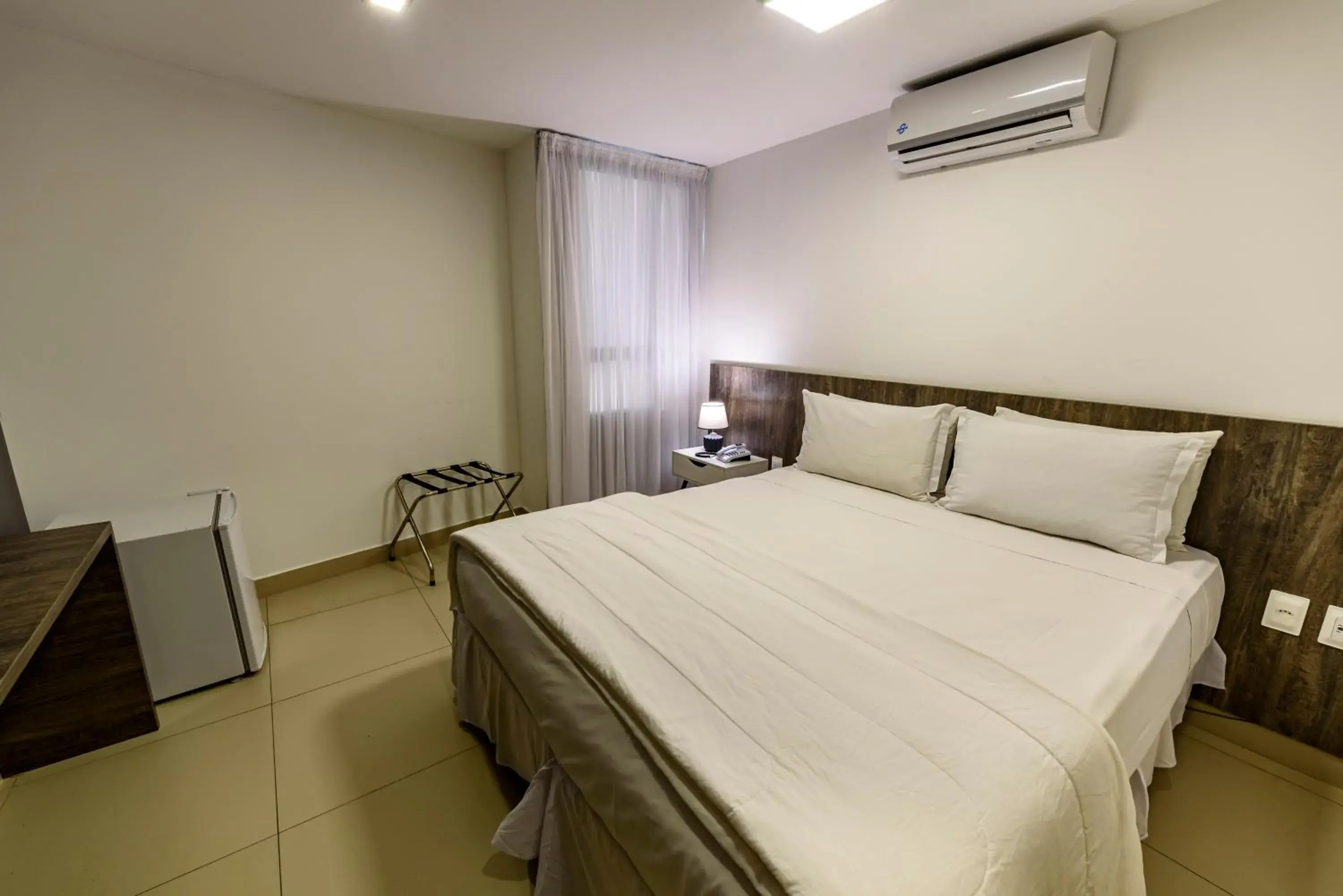Standard Queen Room - single occupancy in Hotel Mais1 Standard Queen Room - single occupancy in Hotel Mais1